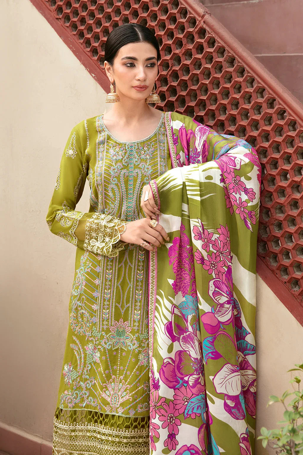 Ramsha | Luxury Lawn 24 | L-807 - Aqsa Fabrics