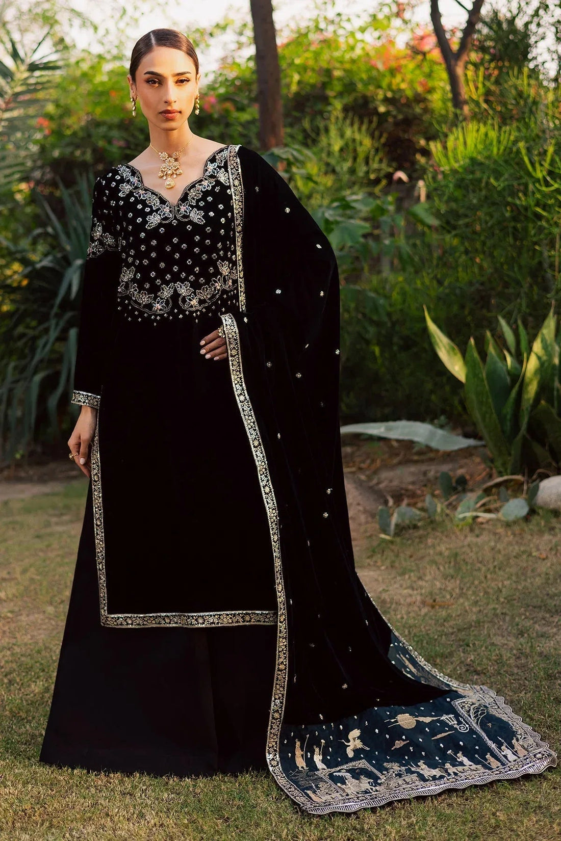 Nureh | Maya Velvet | NW-118 - Aqsa Fabrics