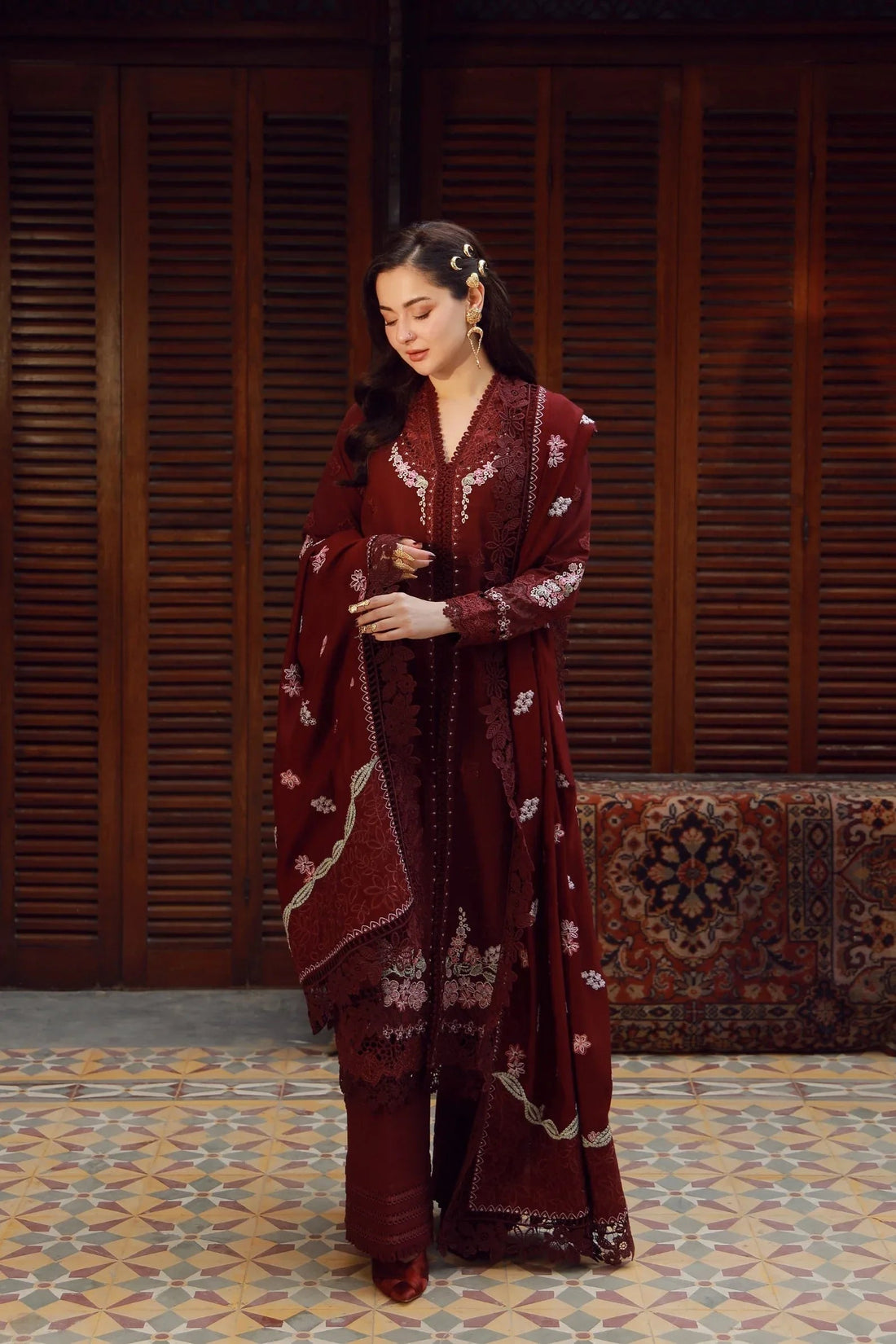 Maryam Hussain | Winter Shawl 25 | Taali - Aqsa Fabrics
