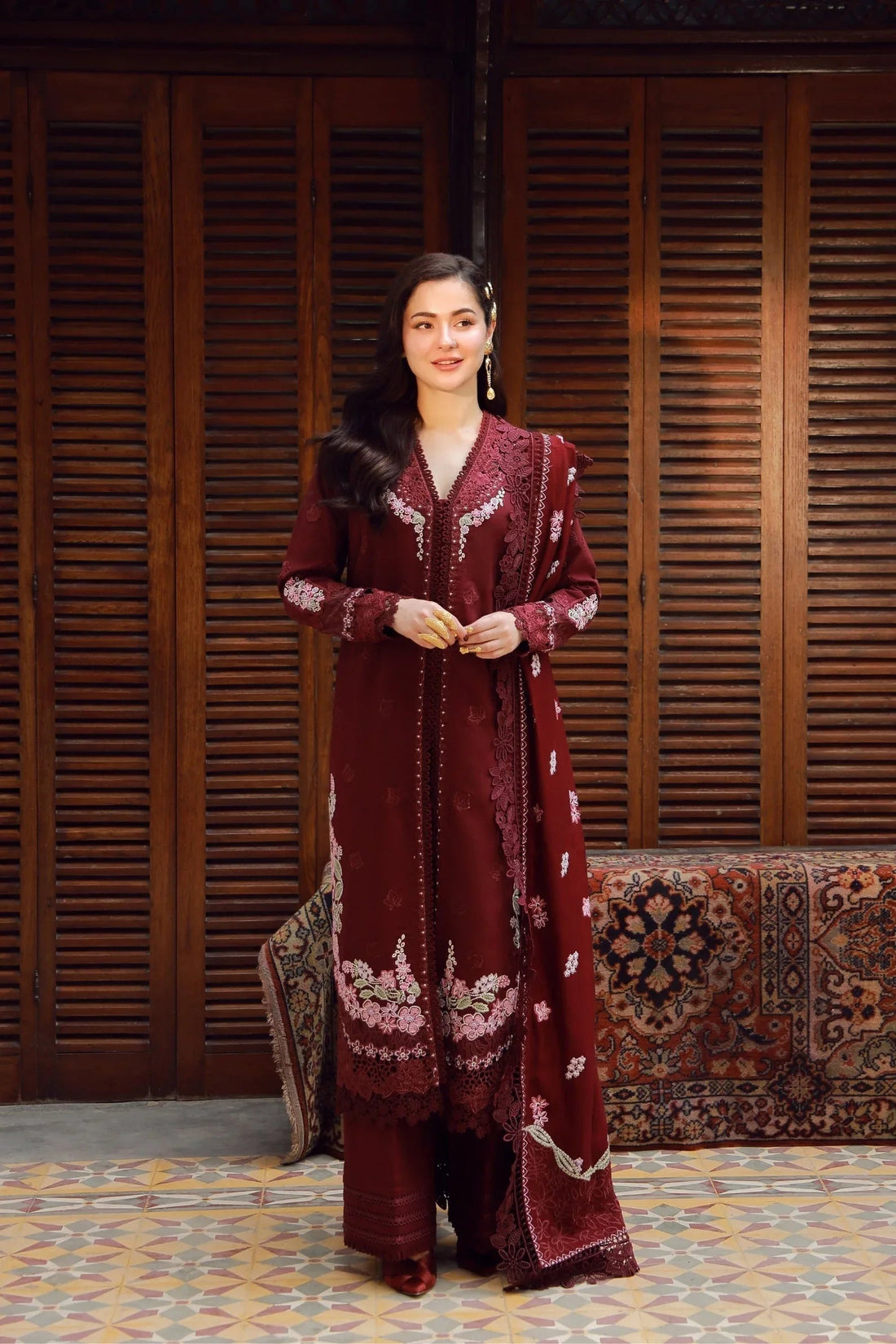 Maryam Hussain | Winter Shawl 25 | Taali - Aqsa Fabrics