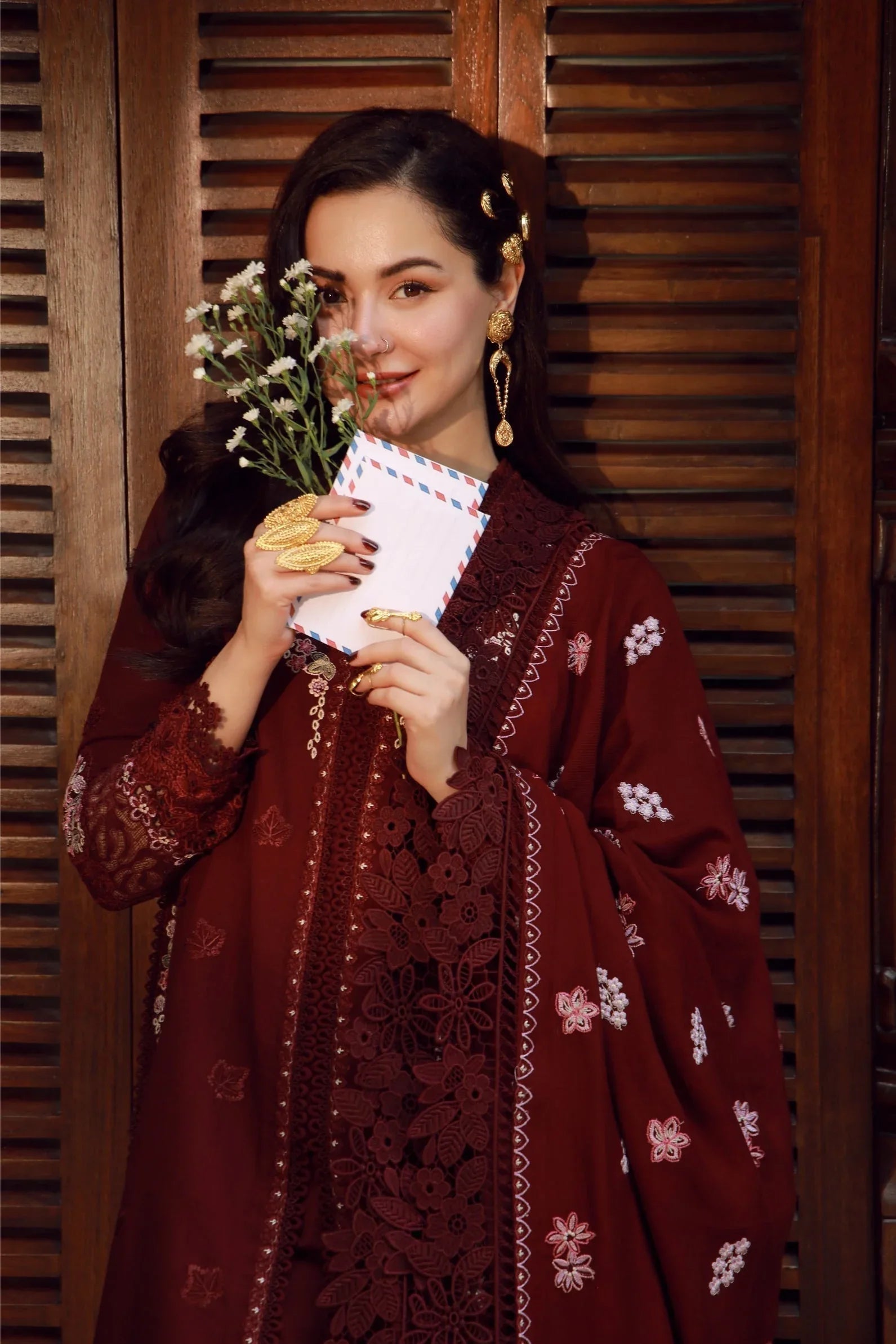 Maryam Hussain | Winter Shawl 25 | Taali - Aqsa Fabrics