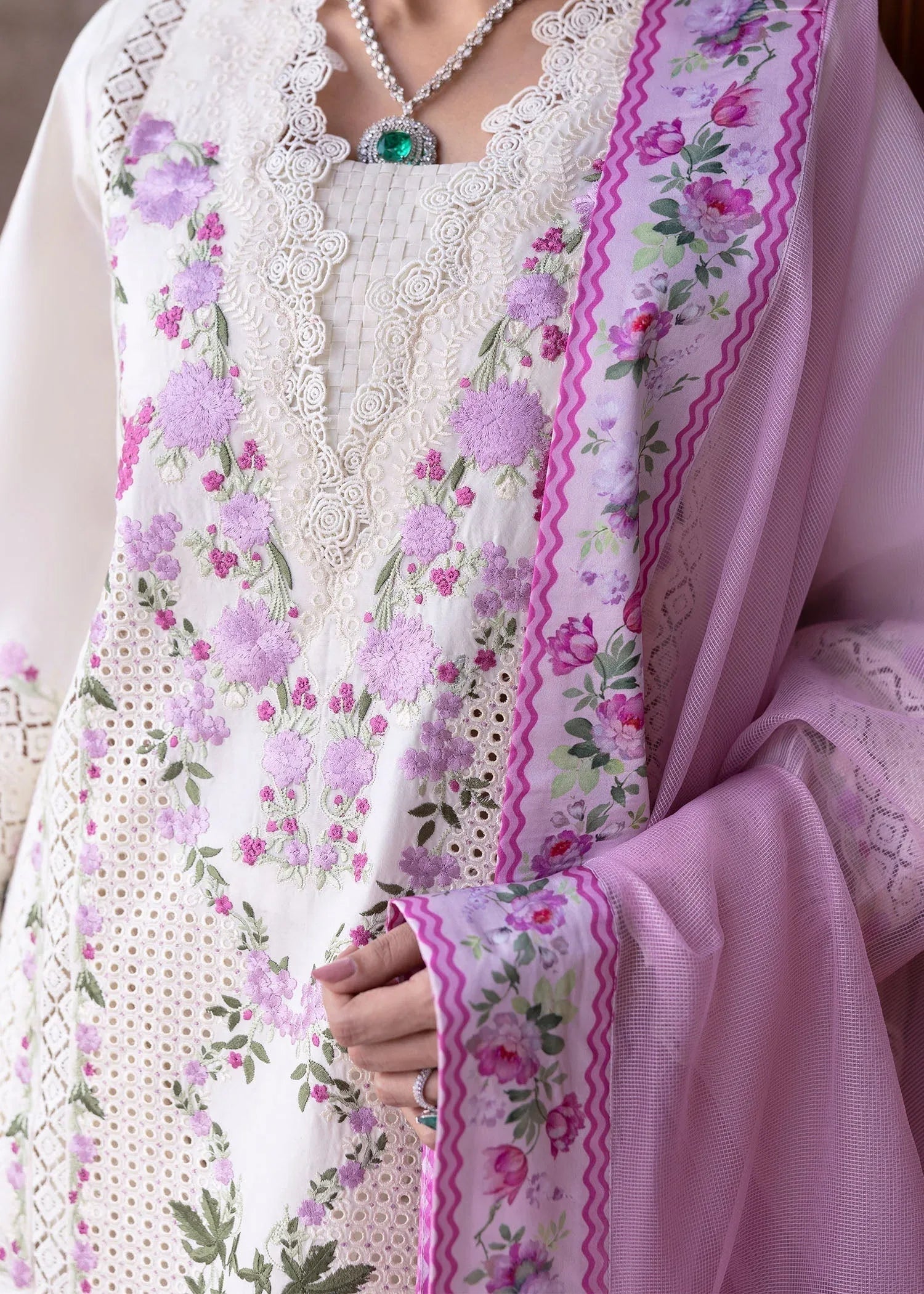 Saira Shakira | Bloom Lawn 25 | ZERENE 1-A - Aqsa Fabrics