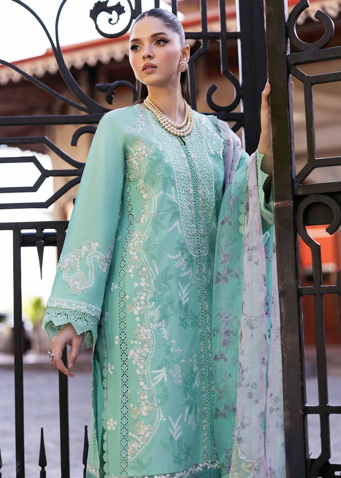 Saira Shakira | Bloom Lawn 25 | CHLOE 3-B - Aqsa Fabrics