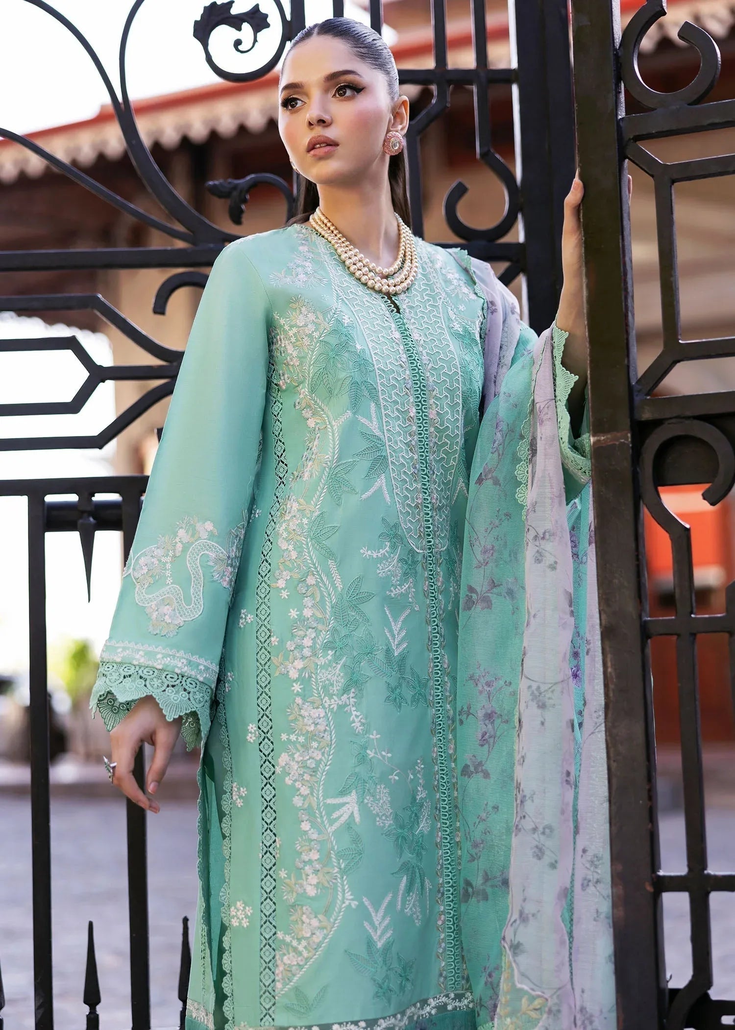 Saira Shakira | Bloom Lawn 25 | CHLOE 3-B - Aqsa Fabrics