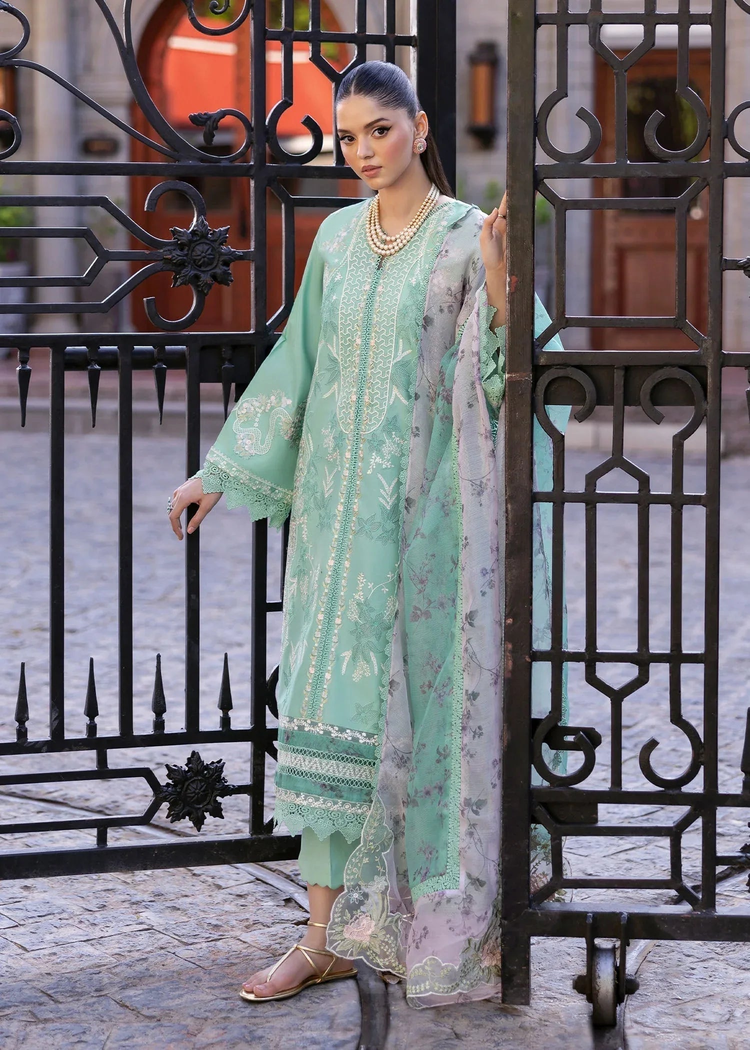 Saira Shakira | Bloom Lawn 25 | CHLOE 3-B - Aqsa Fabrics