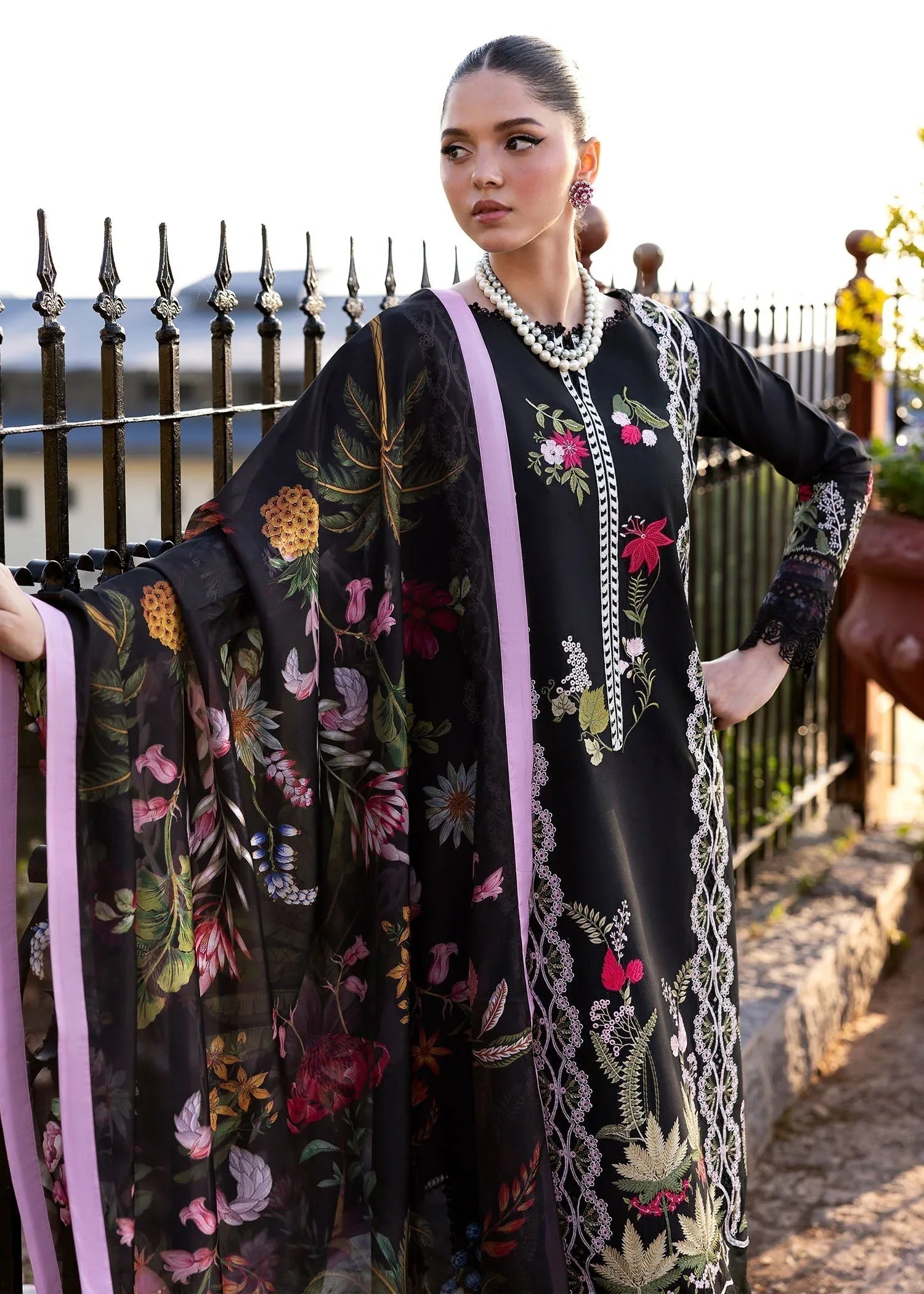 Saira Shakira | Bloom Lawn 25 | SAUVAGE 6-B - Aqsa Fabrics