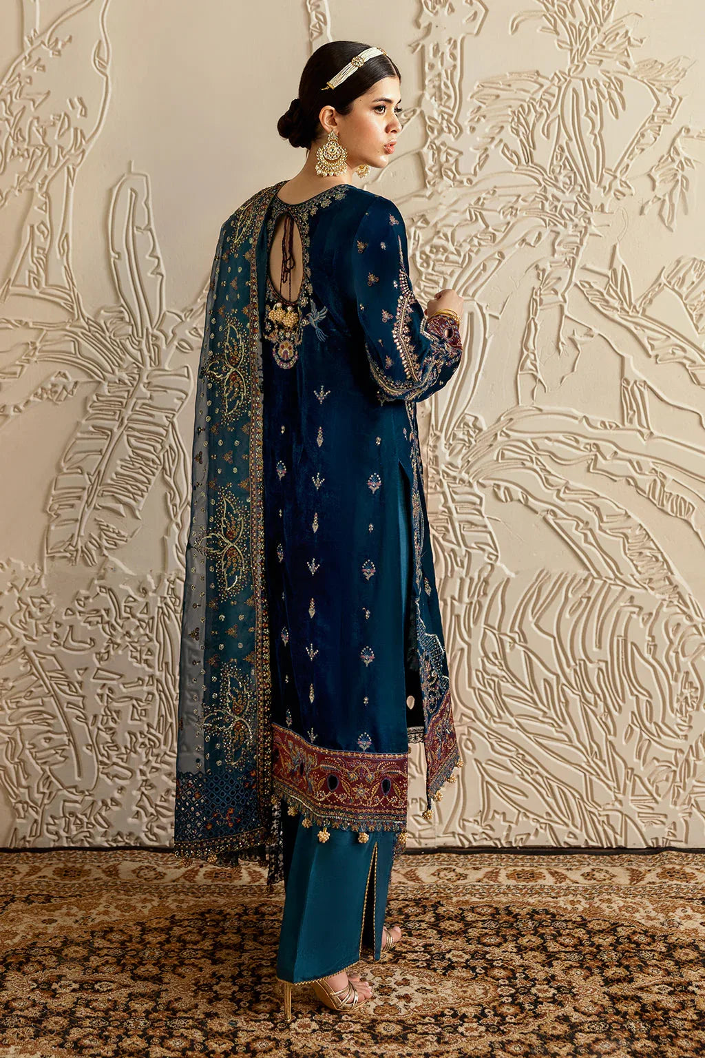 Ramsha | Velvet Collection | V-604 - Aqsa Fabrics