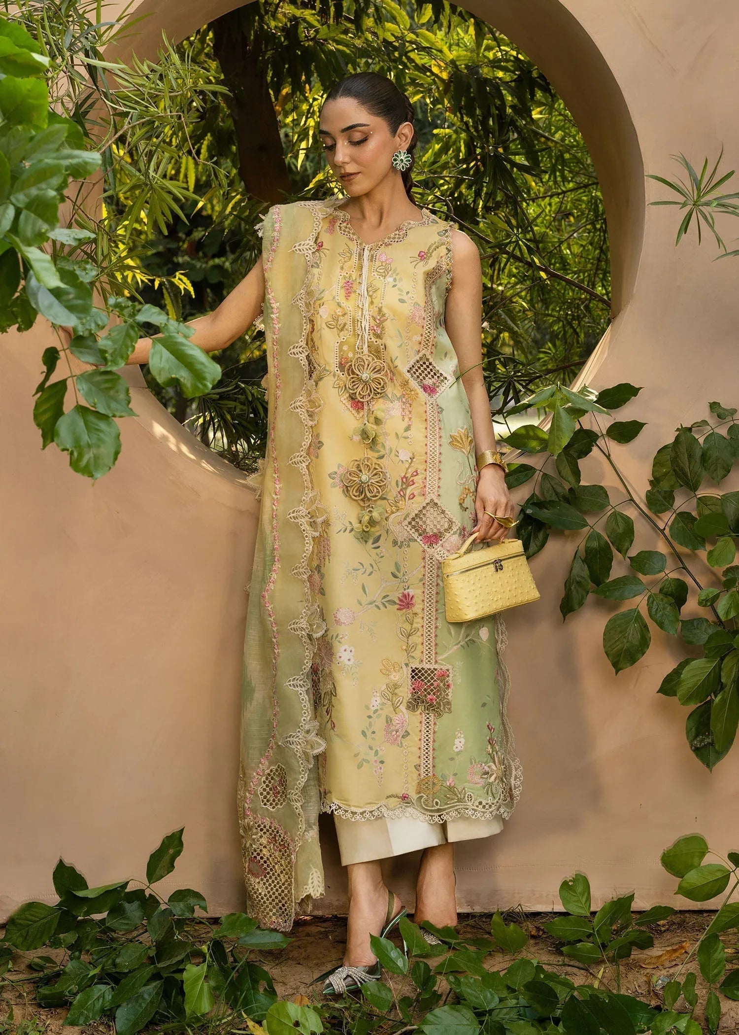 Crimson | Tasawar 25 | BONJOUR AND BLOOM - D4A - Aqsa Fabrics