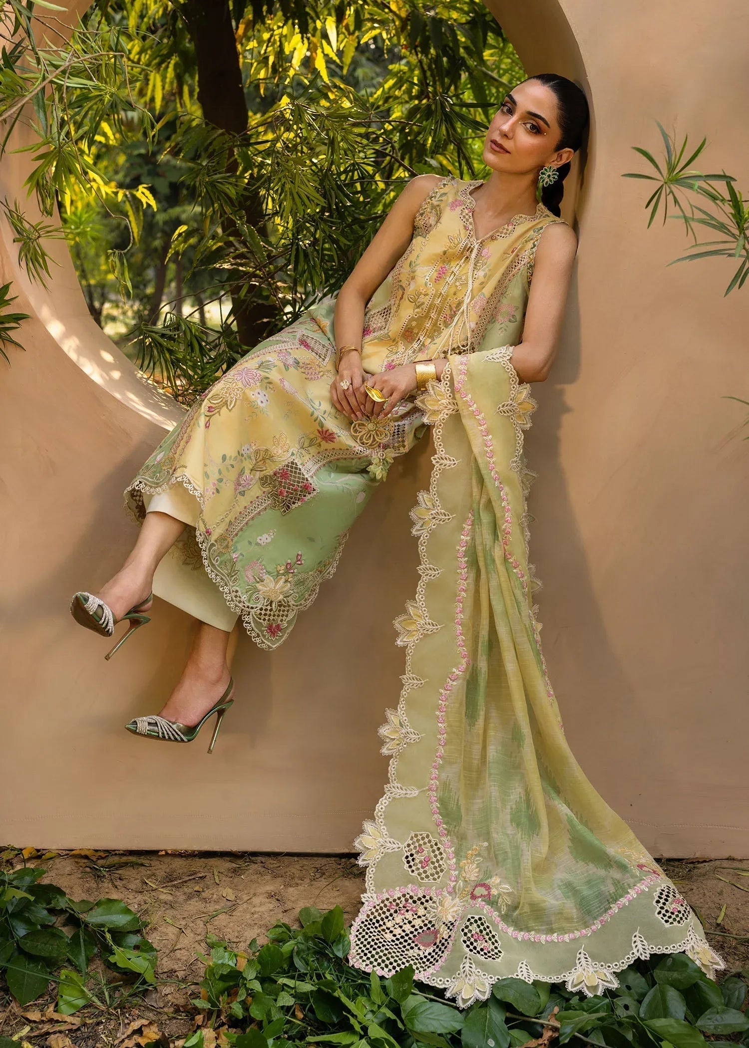 Crimson | Tasawar 25 | BONJOUR AND BLOOM - D4A - Aqsa Fabrics