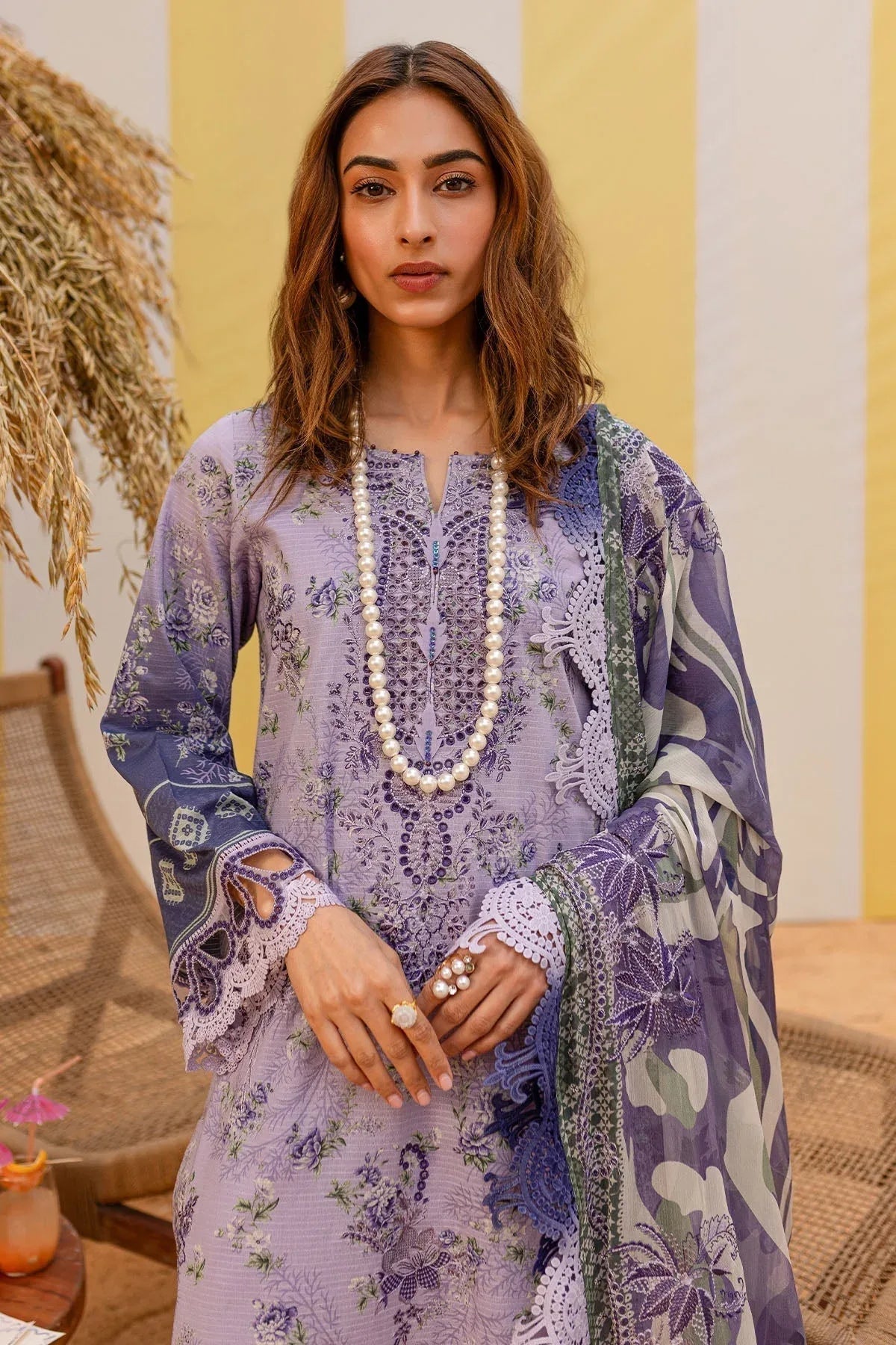 Nureh | Gardenia Lawn 25 | NSG-184 - Aqsa Fabrics