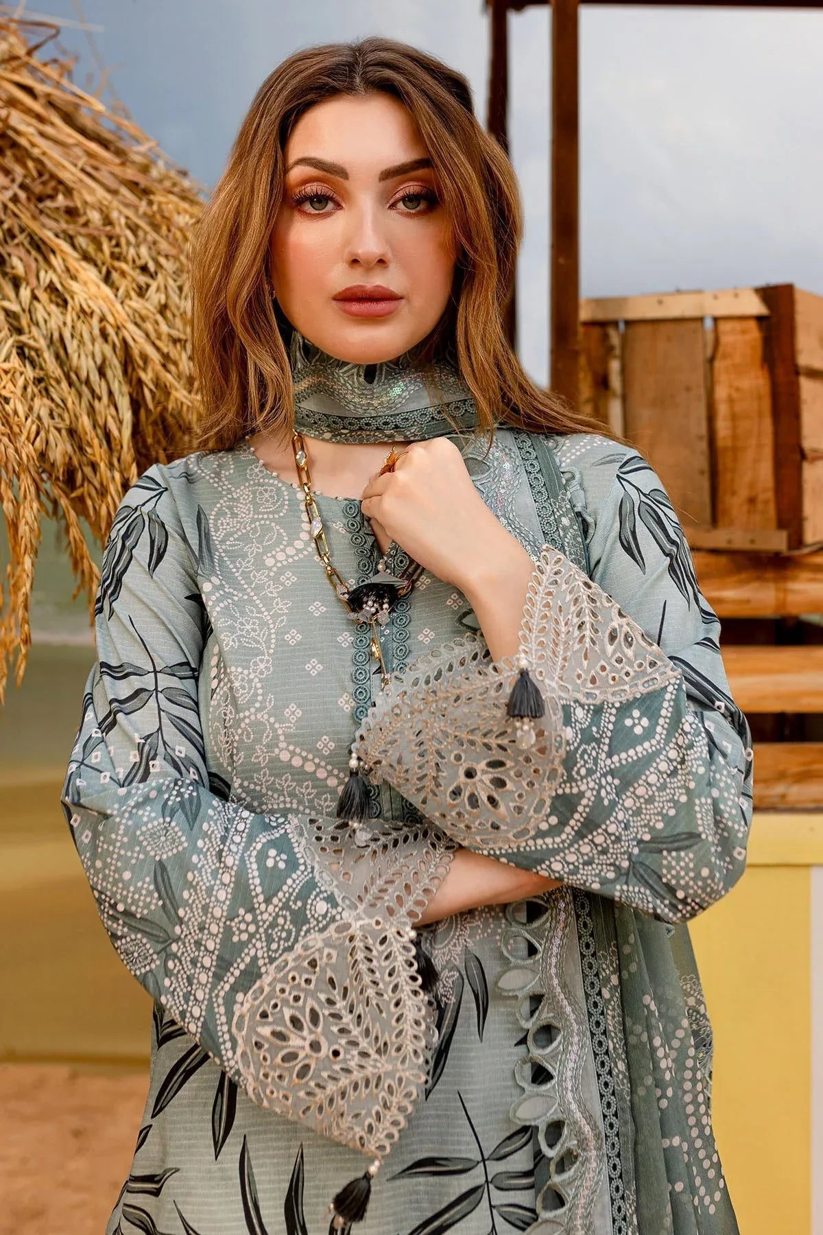 Nureh | Gardenia Lawn 25 | NSG-179 - Aqsa Fabrics