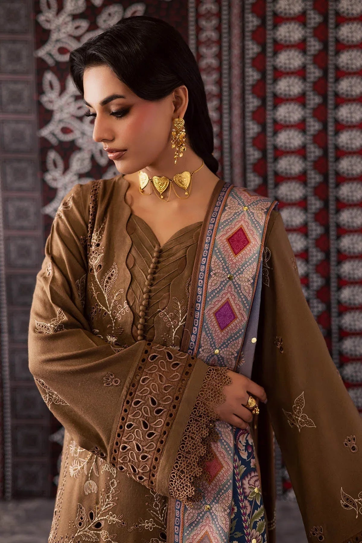 Nureh | Bazaar Luxe 25 | NE-205 - Aqsa Fabrics