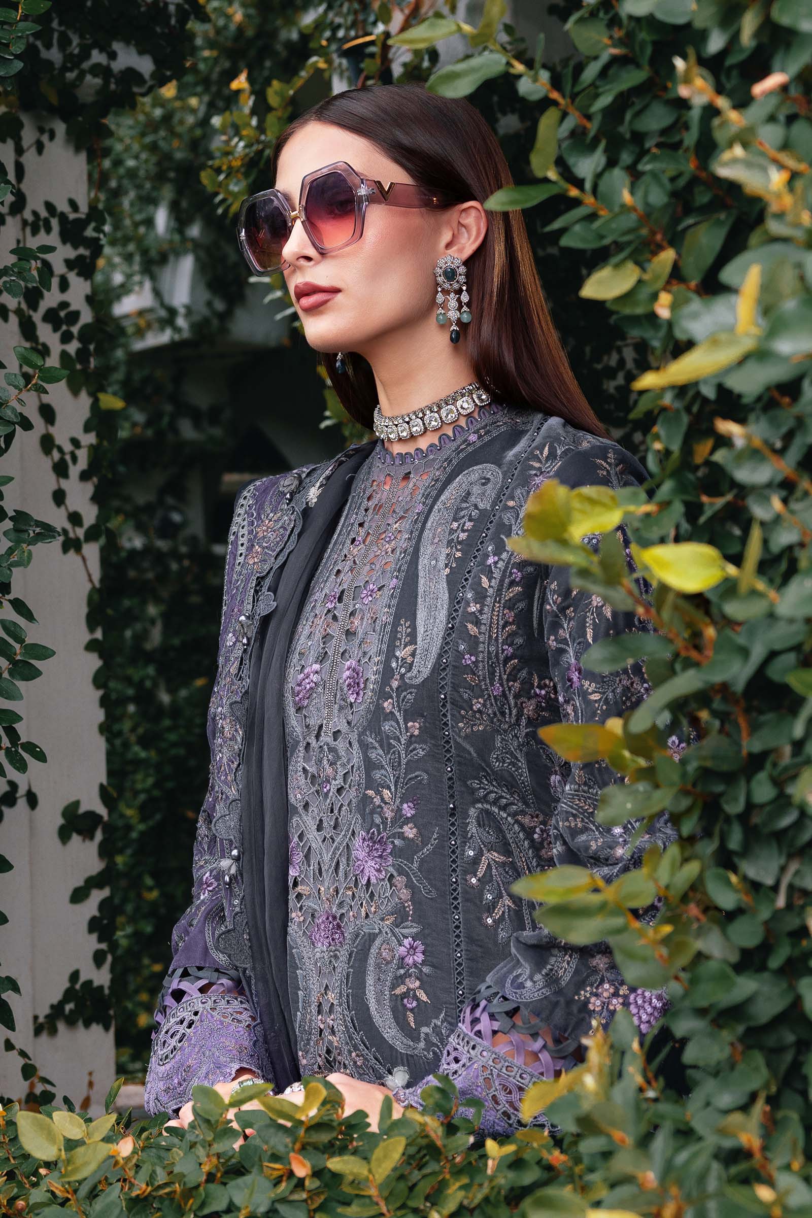 3 Piece Embroidered Velvet Suit - Aqsa Fabrics