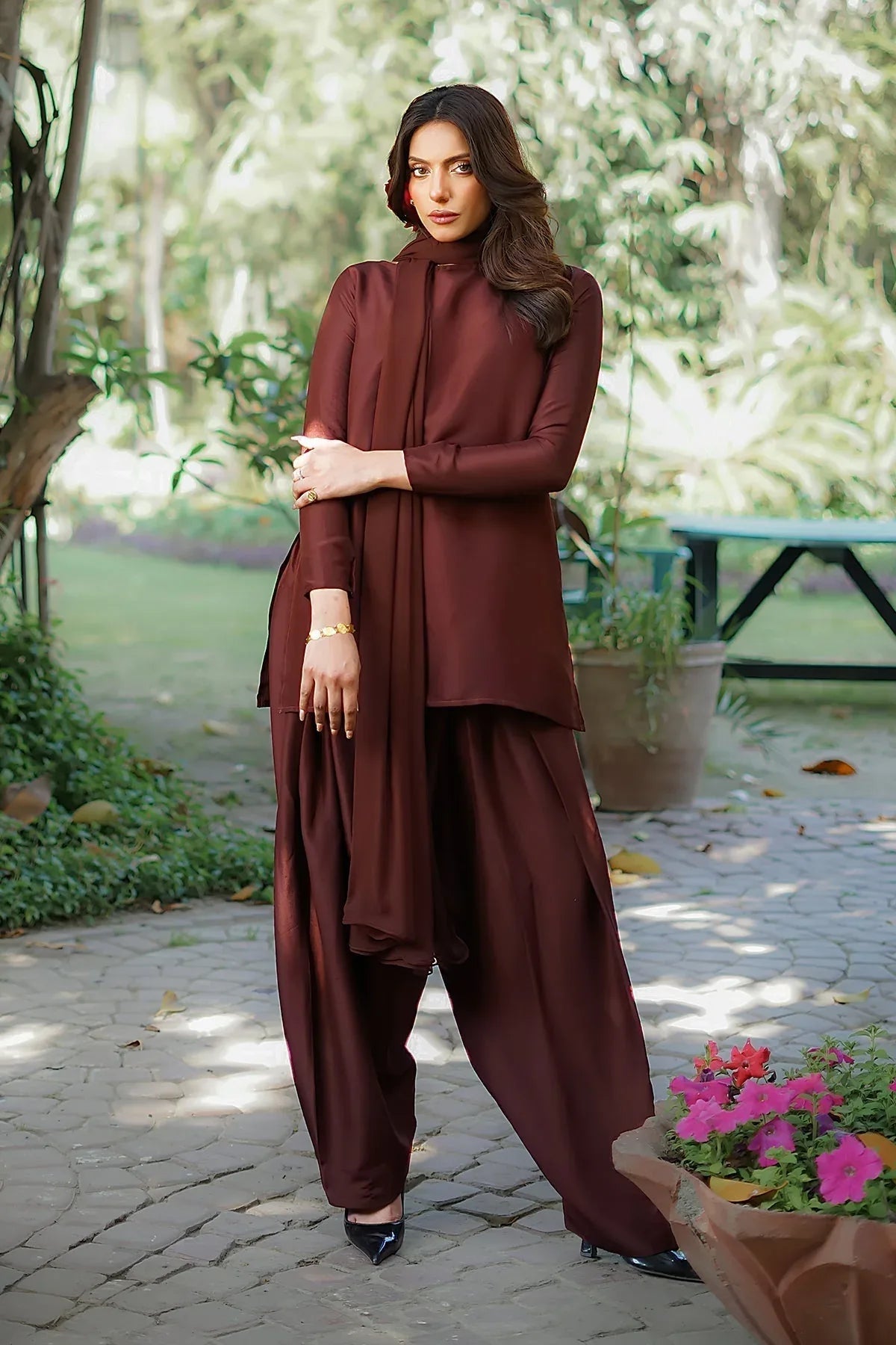 Erum Khan | Nue 25 | Espresso Gloe - Aqsa Fabrics