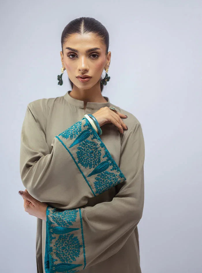 Zainab Chottani | Aara Moonsoon Edit | Desert Oasis - Aqsa Fabrics