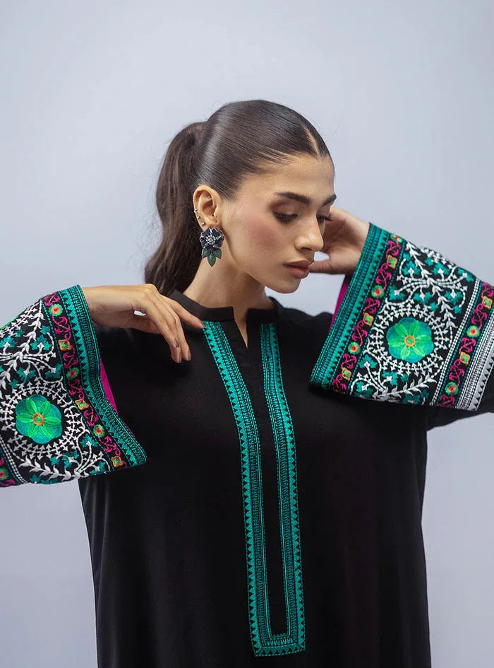 Zainab Chottani | Aara Moonsoon Edit | Midnight Meadow - Aqsa Fabrics