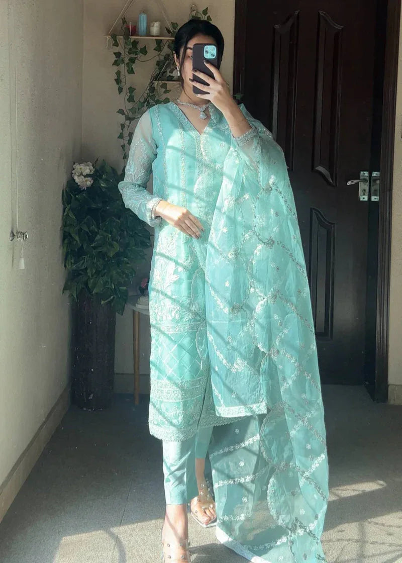 Daud Abbas | Formals Collection | Missa - Aqsa Fabrics