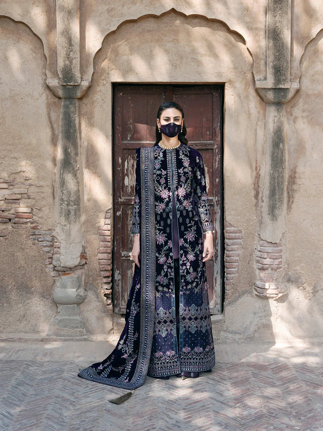 Flossie | Siara Velvet Formals | V-104 - B - Aqsa Fabrics
