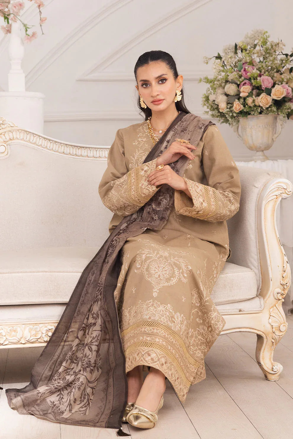 Maryum N Maria | Mira Luxury Lawn | LEYLA - FS50105 - Aqsa Fabrics