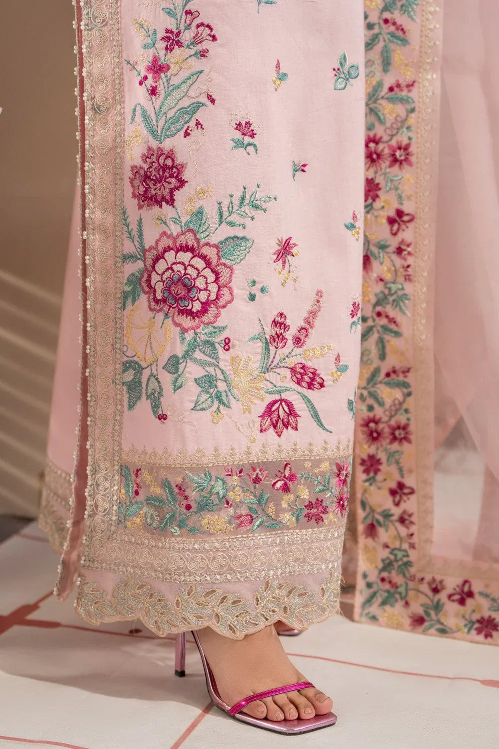 Maryum N Maria | Luxury Lawn 25 | ARNINA - MS50112 - Aqsa Fabrics