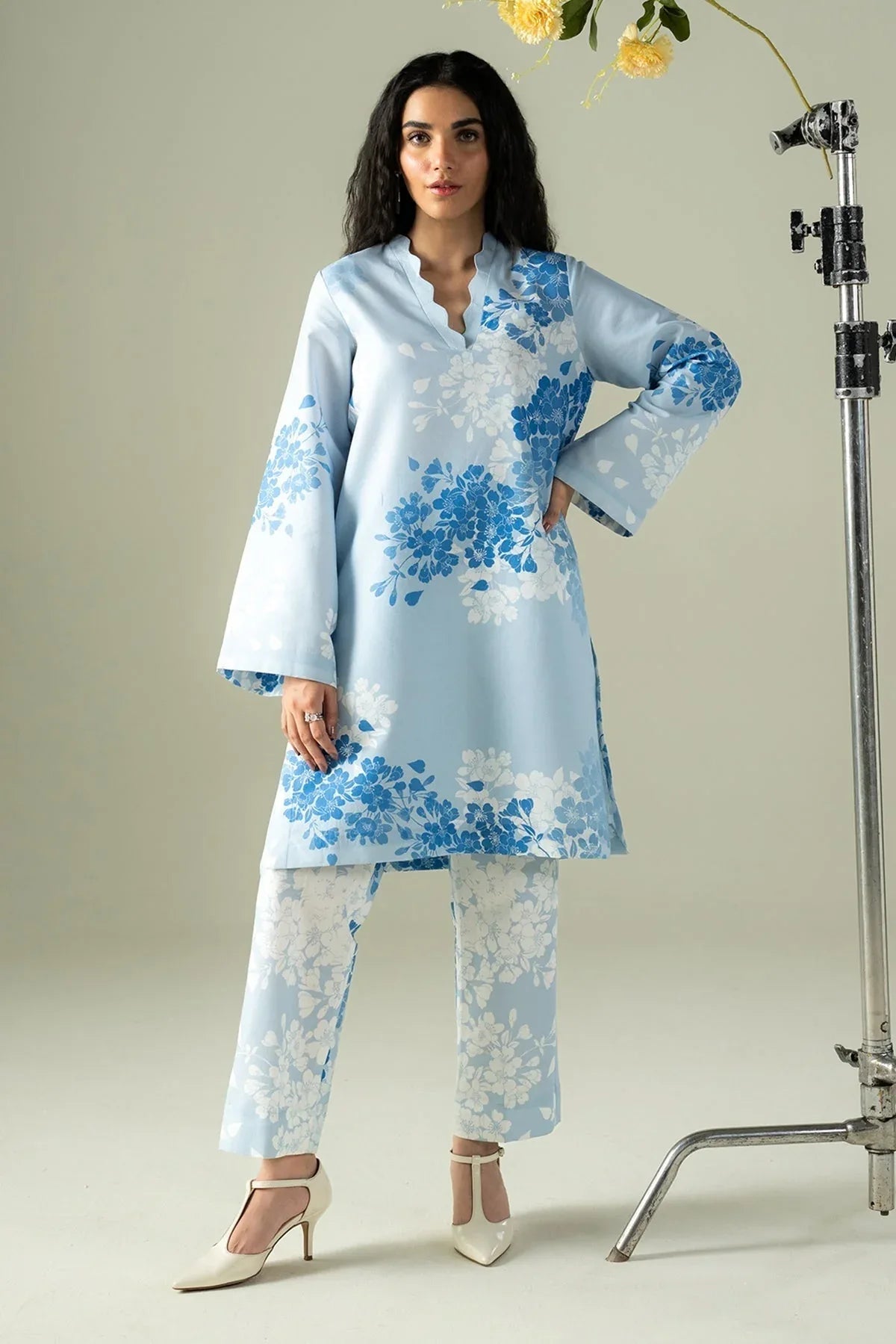 Afrozeh | Coords 25 | Muffled - Aqsa Fabrics