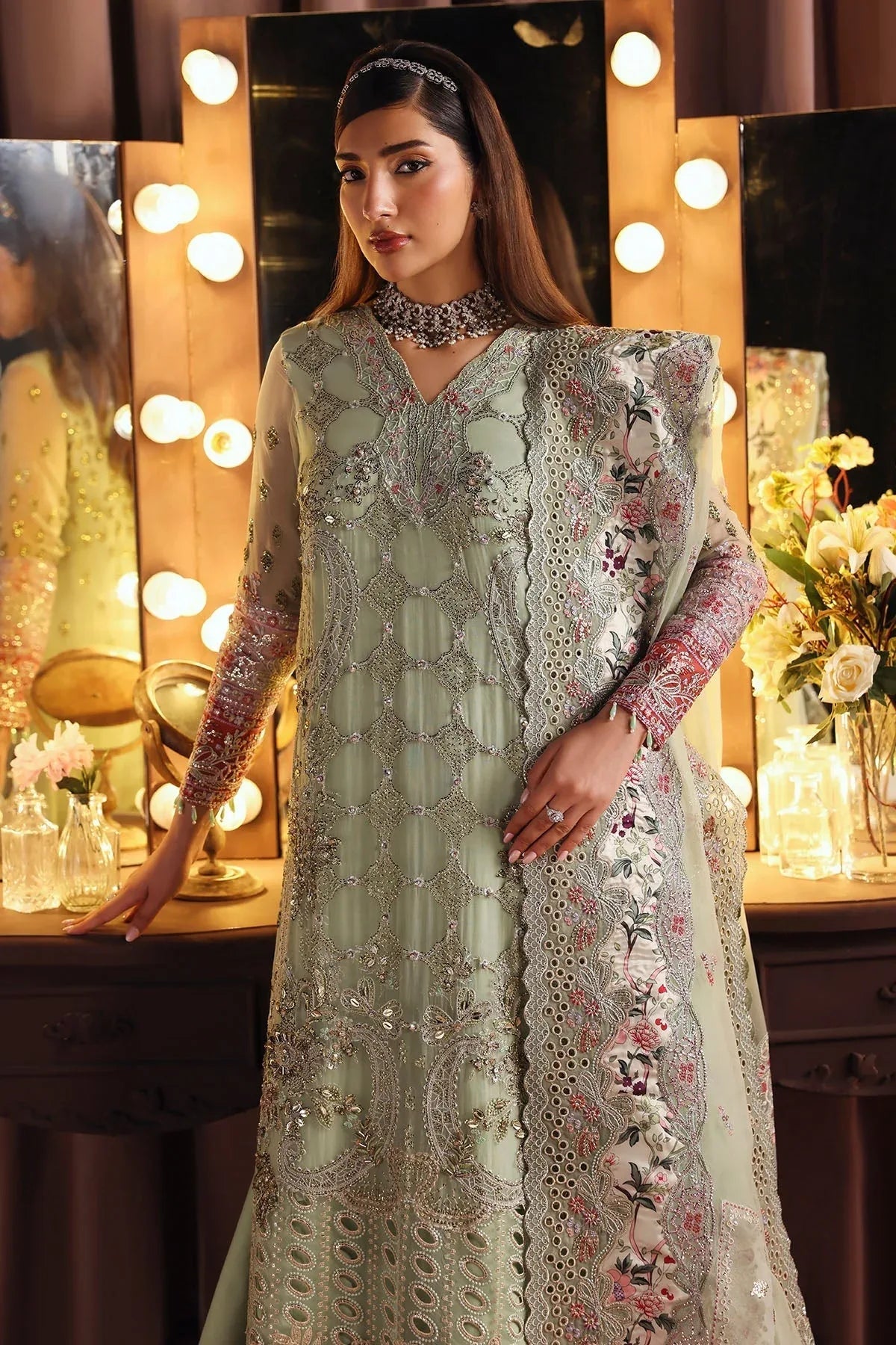 Nureh | Jhoomro 25' | NL-86 Insia - Aqsa Fabrics