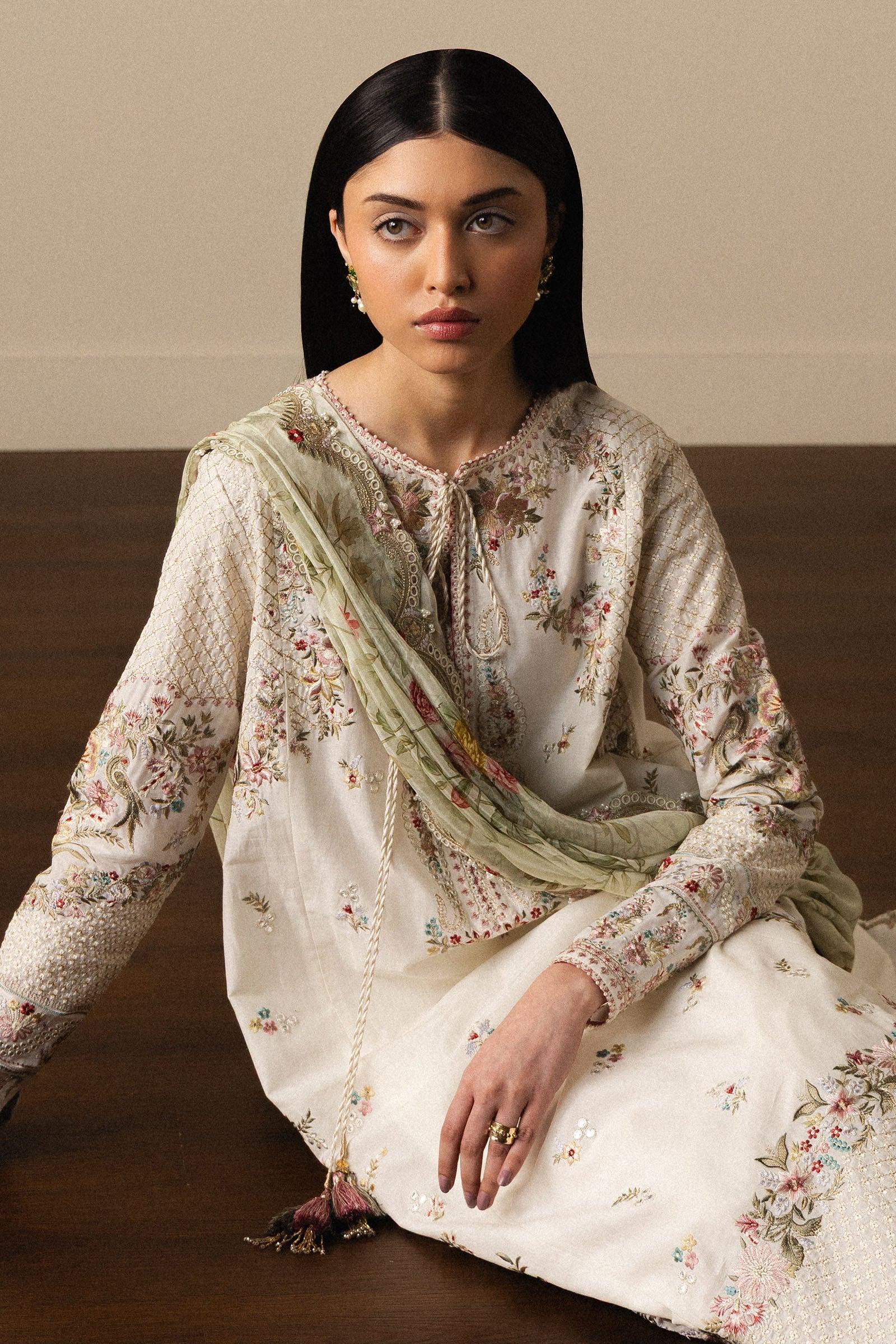 Shiori-D5 - Aqsa Fabrics