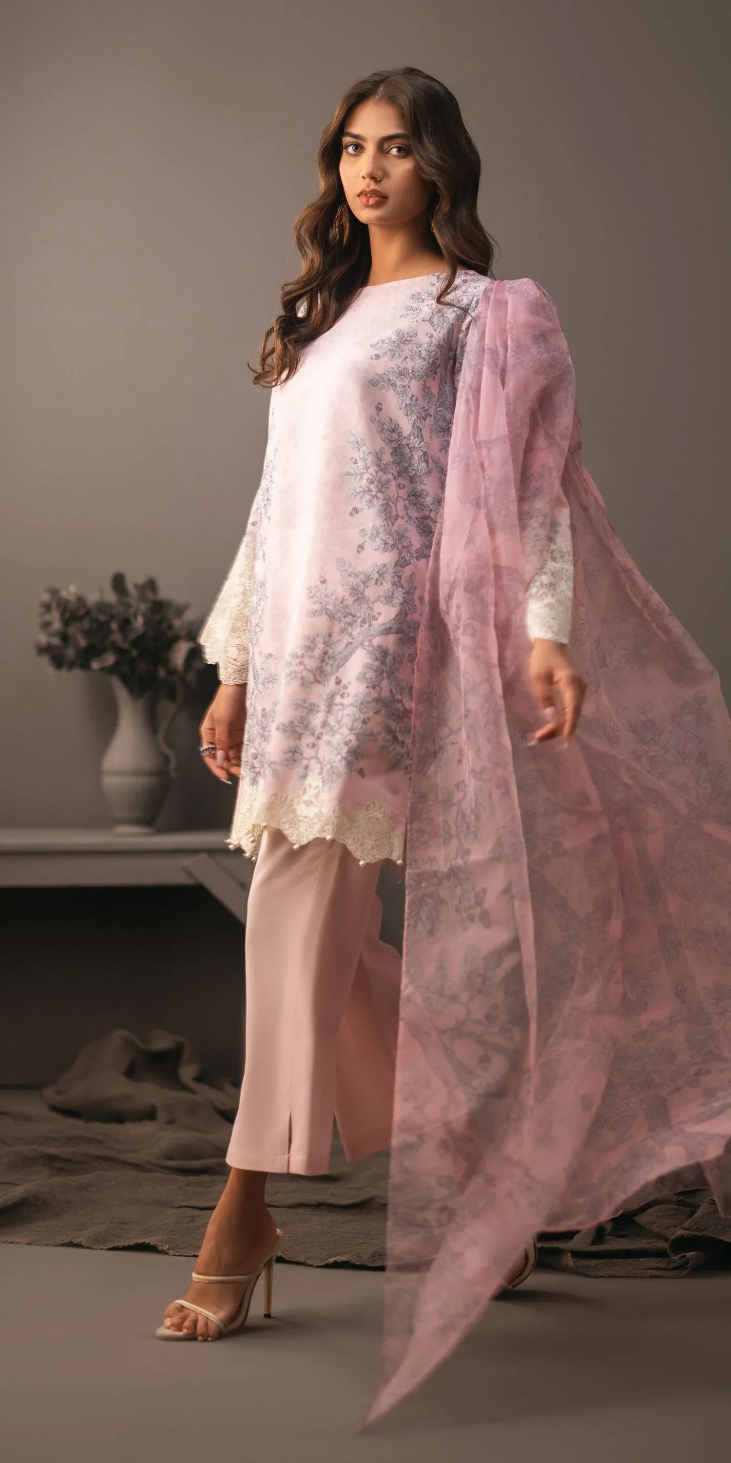 Erum Khan | Beyond Basic | GLOWING BEAT - Aqsa Fabrics