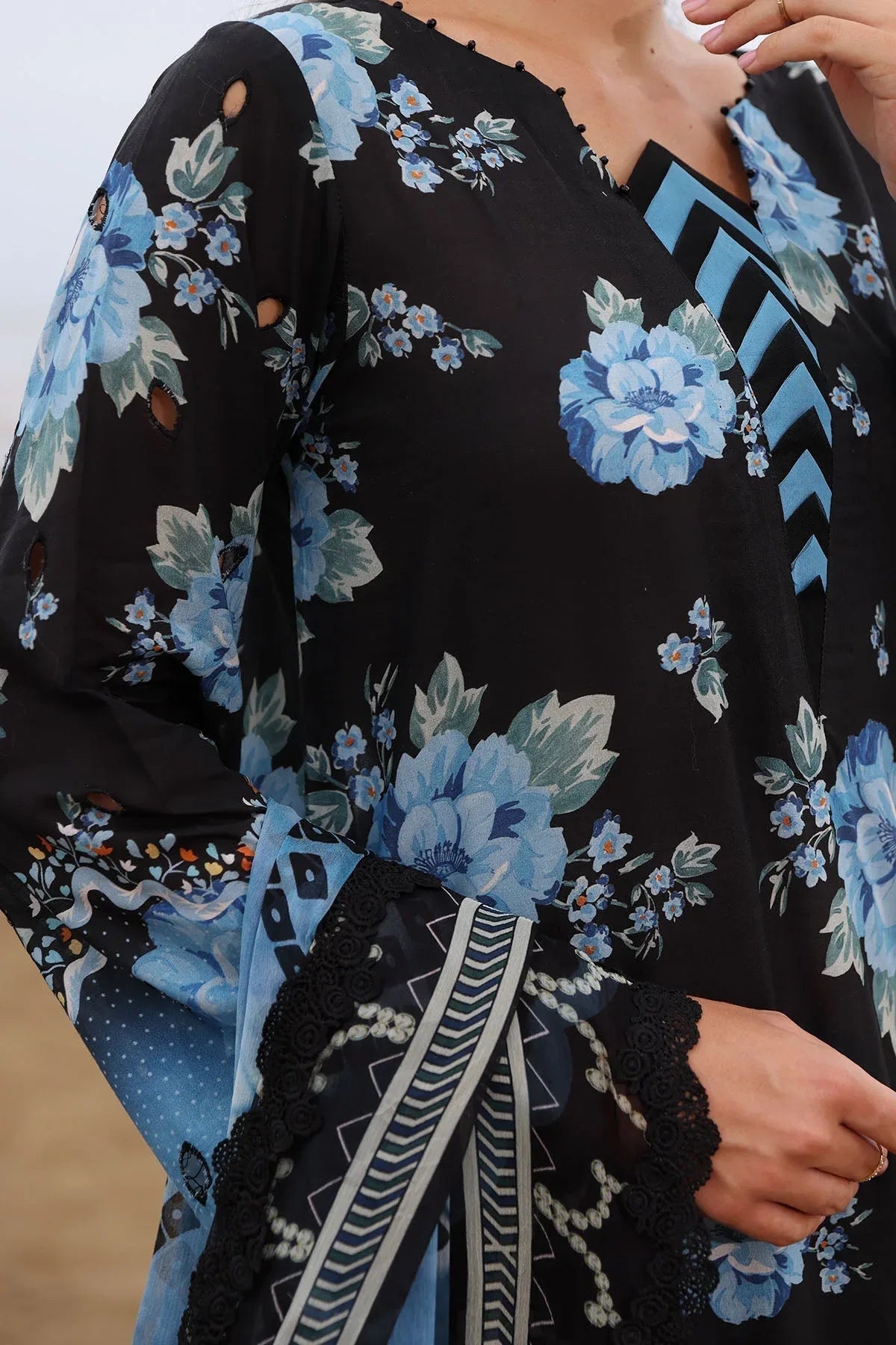 Nureh | Gardenia Embroidered Lawn 25 | NSG-171 - Aqsa Fabrics