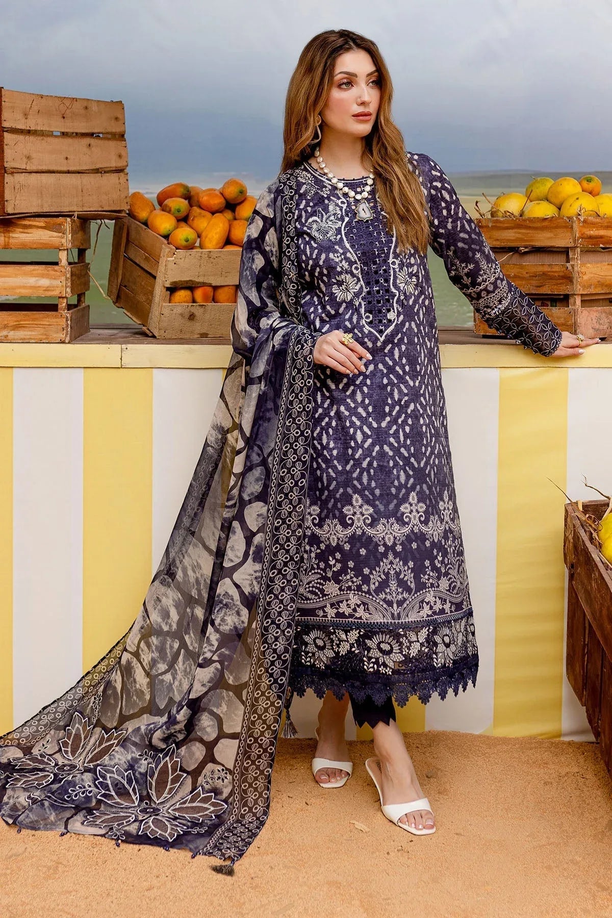 Nureh | Gardenia Lawn 25 | NSG-182 - Aqsa Fabrics