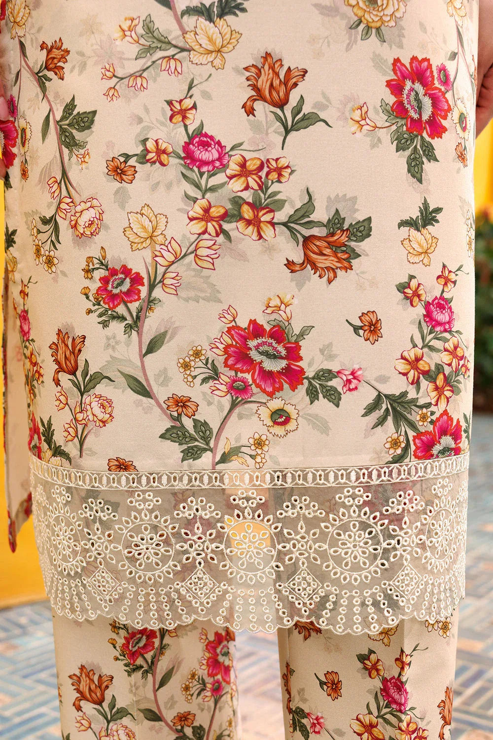 Farasha | Printed Essentials | Ivory Dusk - Aqsa Fabrics