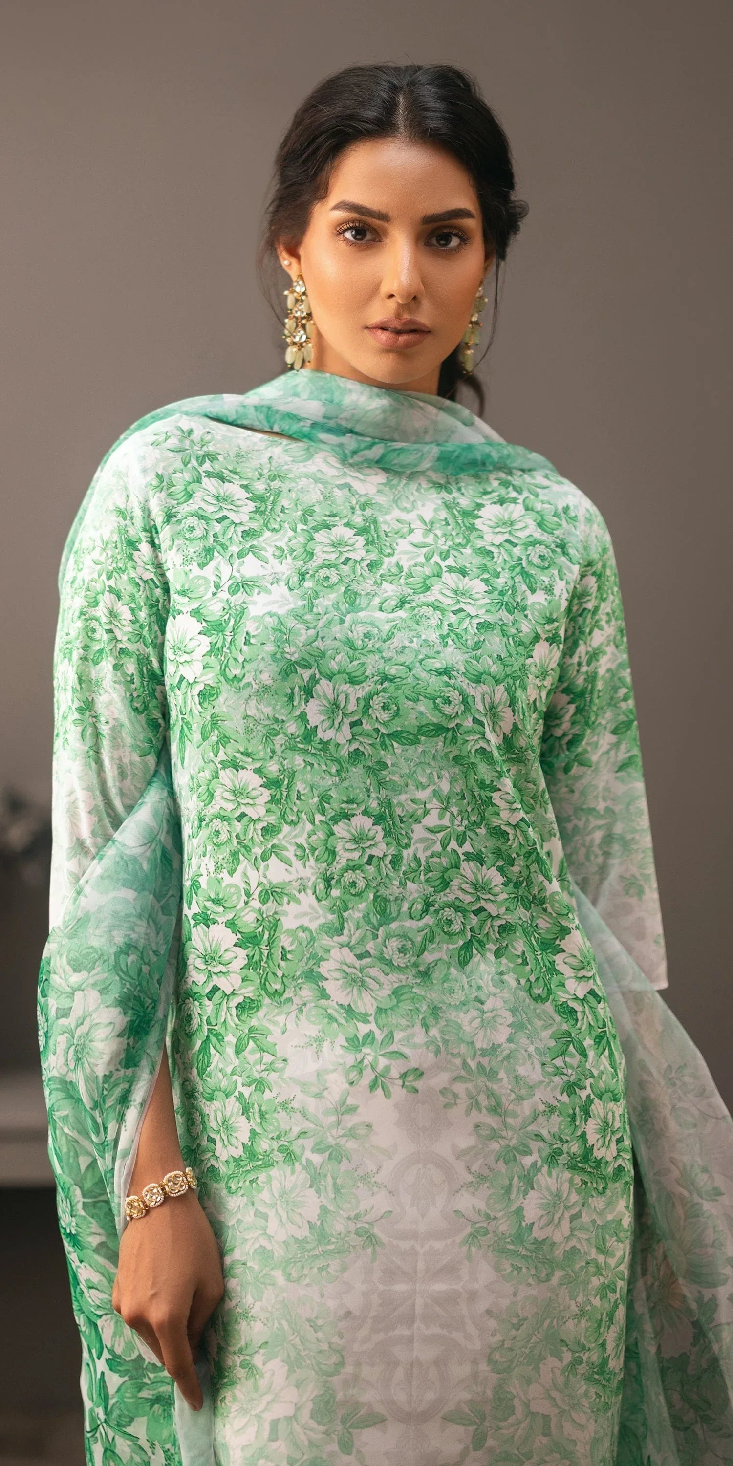 Erum Khan | Beyond Basic | CLASSIC CHARM - Aqsa Fabrics