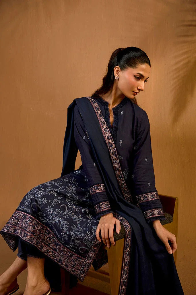 Sobia Nazir | Winter Shawl 25 | Design 7B - Aqsa Fabrics