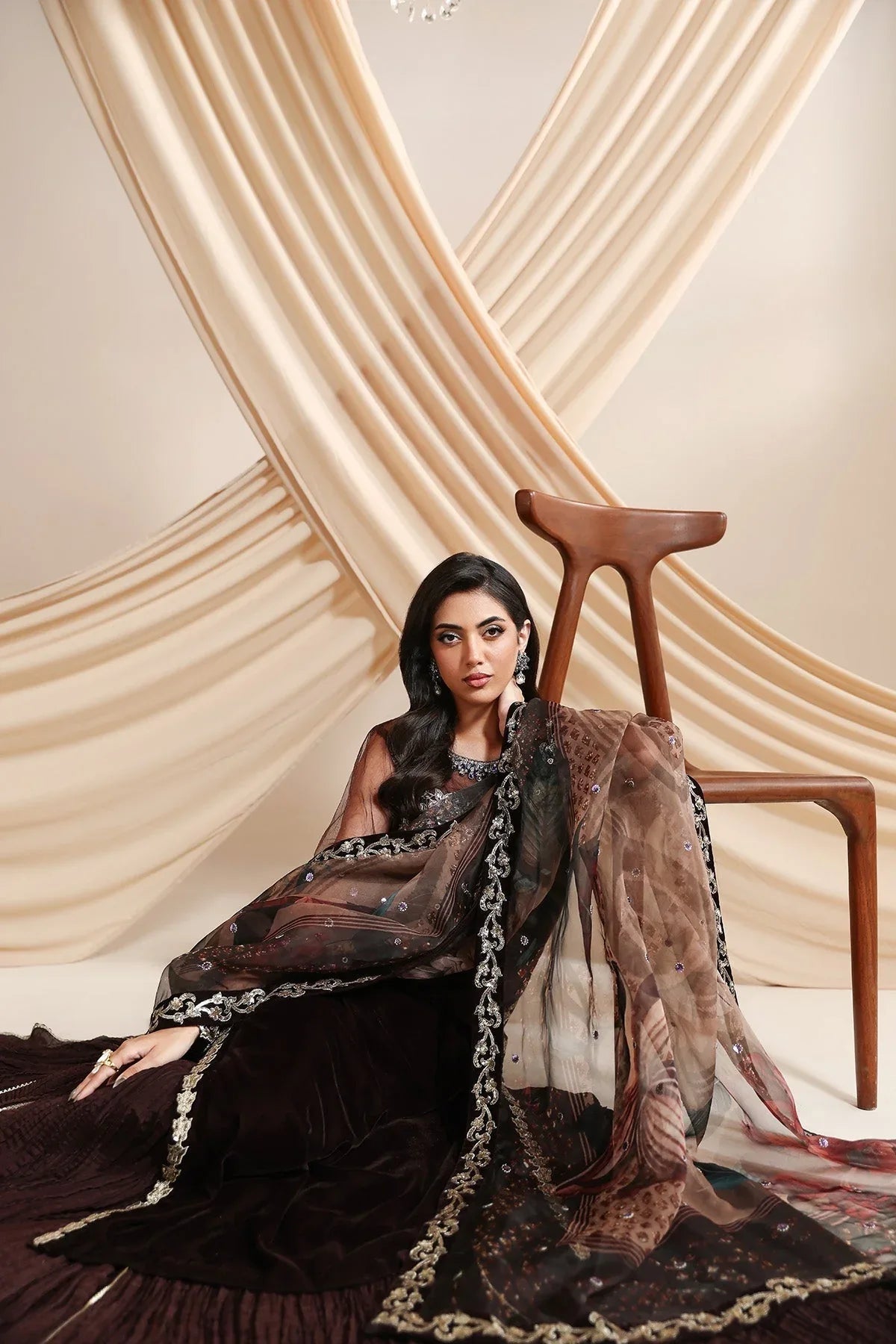 Alizeh | Lamour 25 | AF-VLT-2211-Aries - Aqsa Fabrics