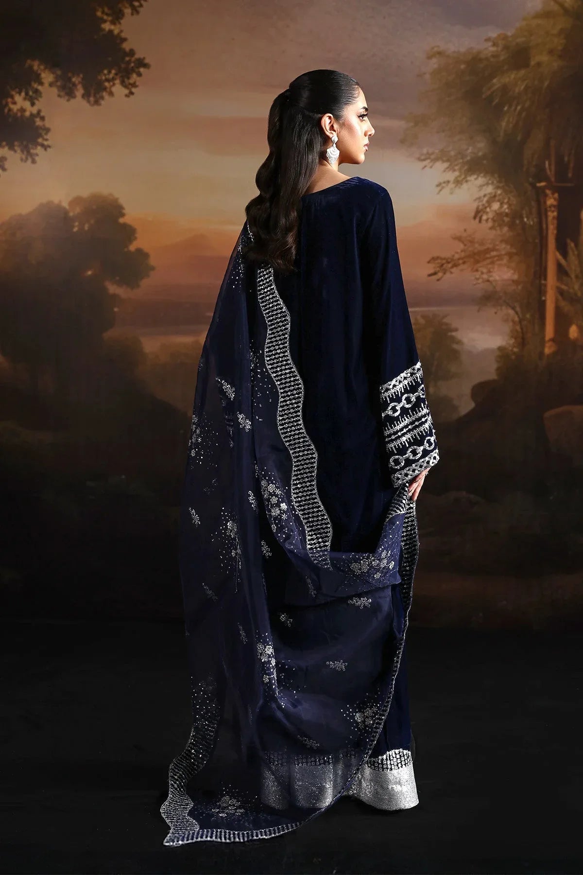 Alizeh | Lamour 25 | AF-VLT-2208-Velvetine - Aqsa Fabrics