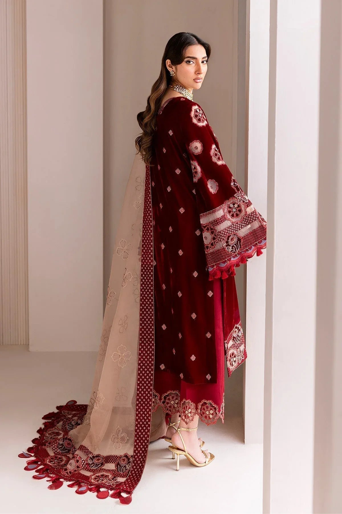 Alizeh | Makhmal Luxury Velvet Edit | Velzari - Aqsa Fabrics