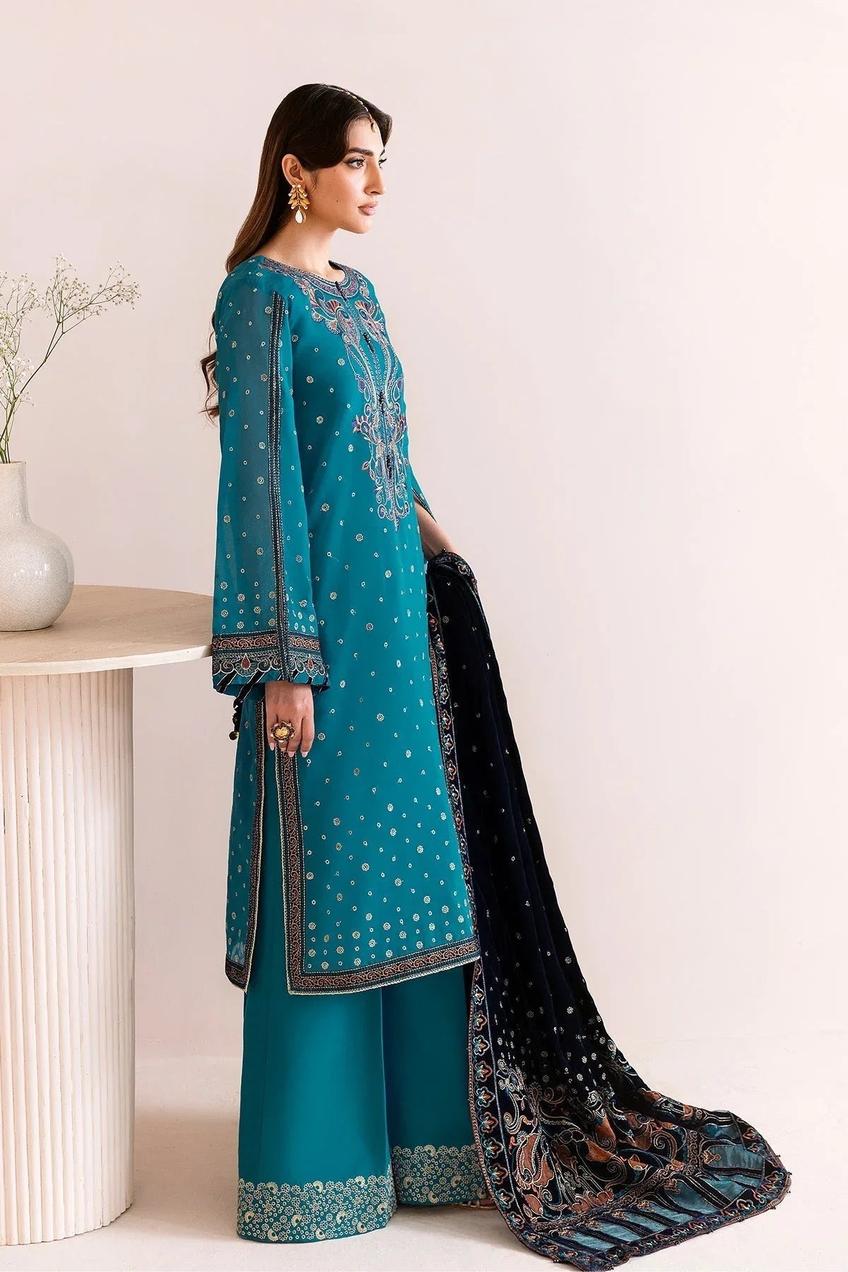 Alizeh | Makhmal Luxury Velvet Edit | Nelofer - Aqsa Fabrics