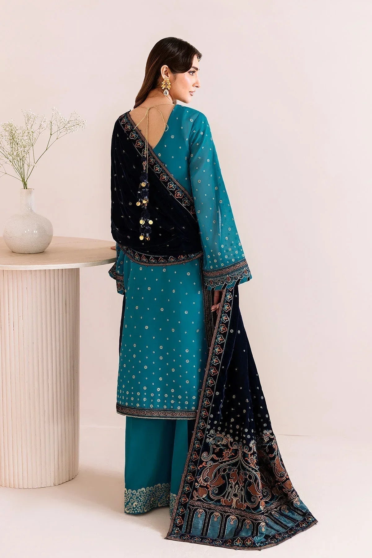 Alizeh | Makhmal Luxury Velvet Edit | Nelofer - Aqsa Fabrics