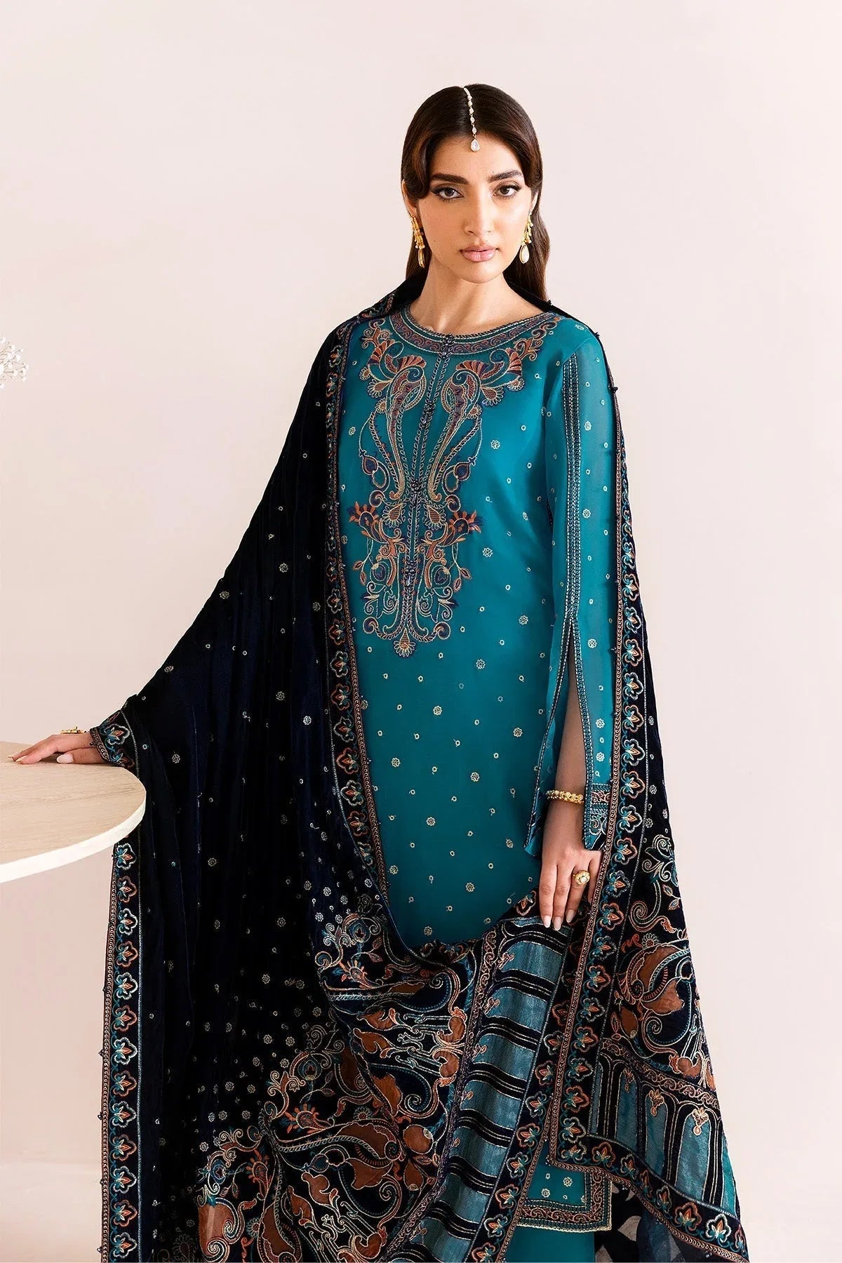 Alizeh | Makhmal Luxury Velvet Edit | Nelofer - Aqsa Fabrics