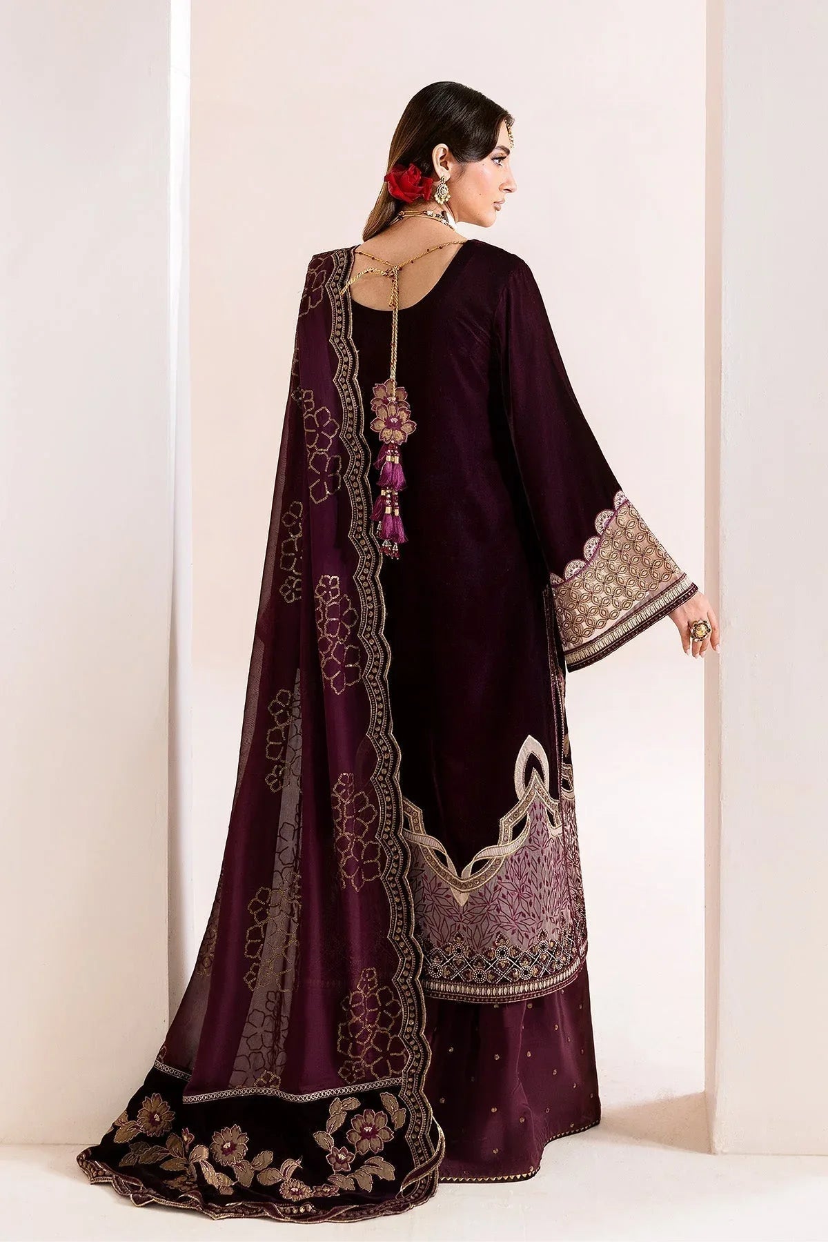 Alizeh | Makhmal Luxury Velvet Edit | Mehree - Aqsa Fabrics