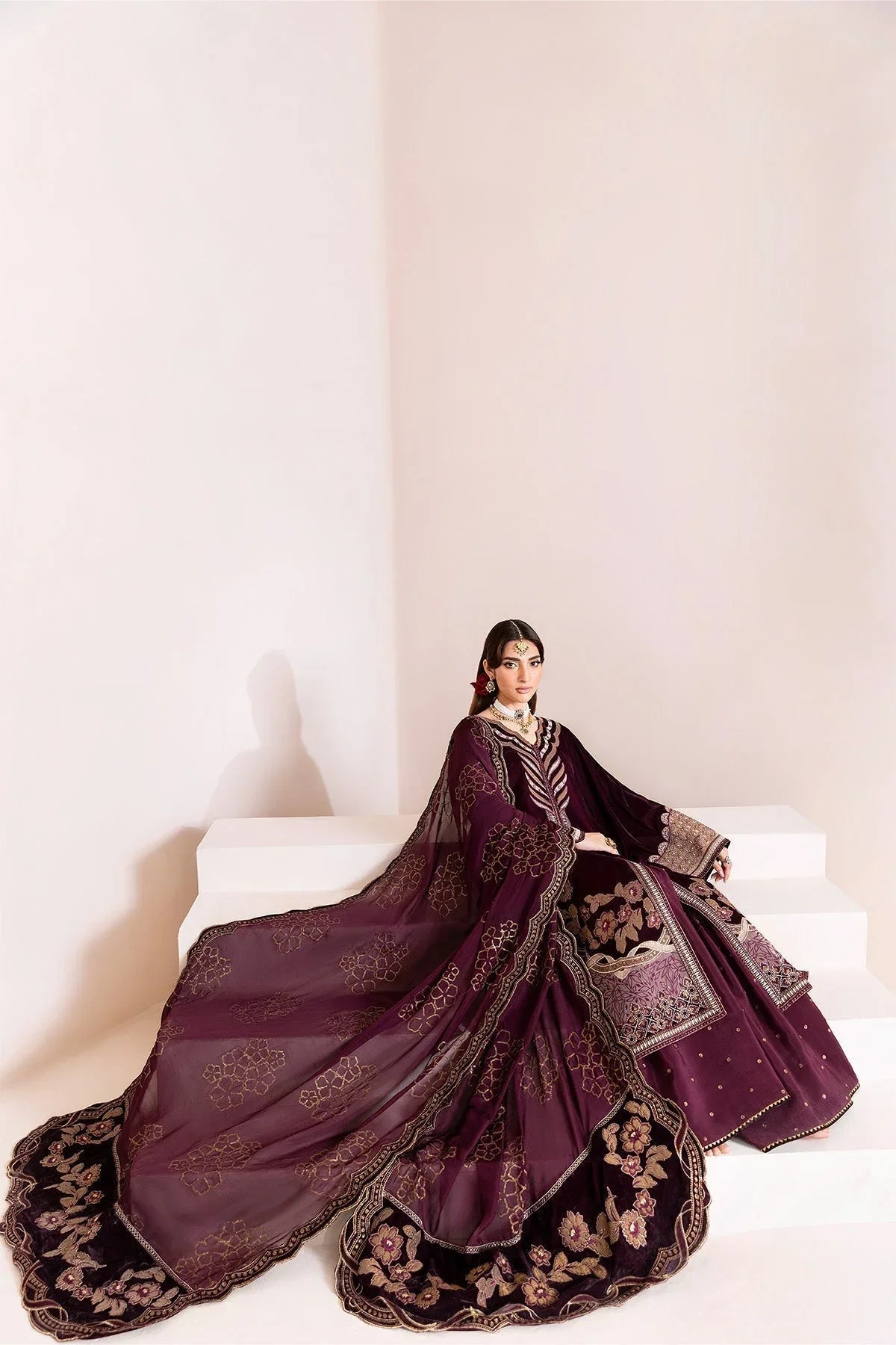 Alizeh | Makhmal Luxury Velvet Edit | Mehree - Aqsa Fabrics