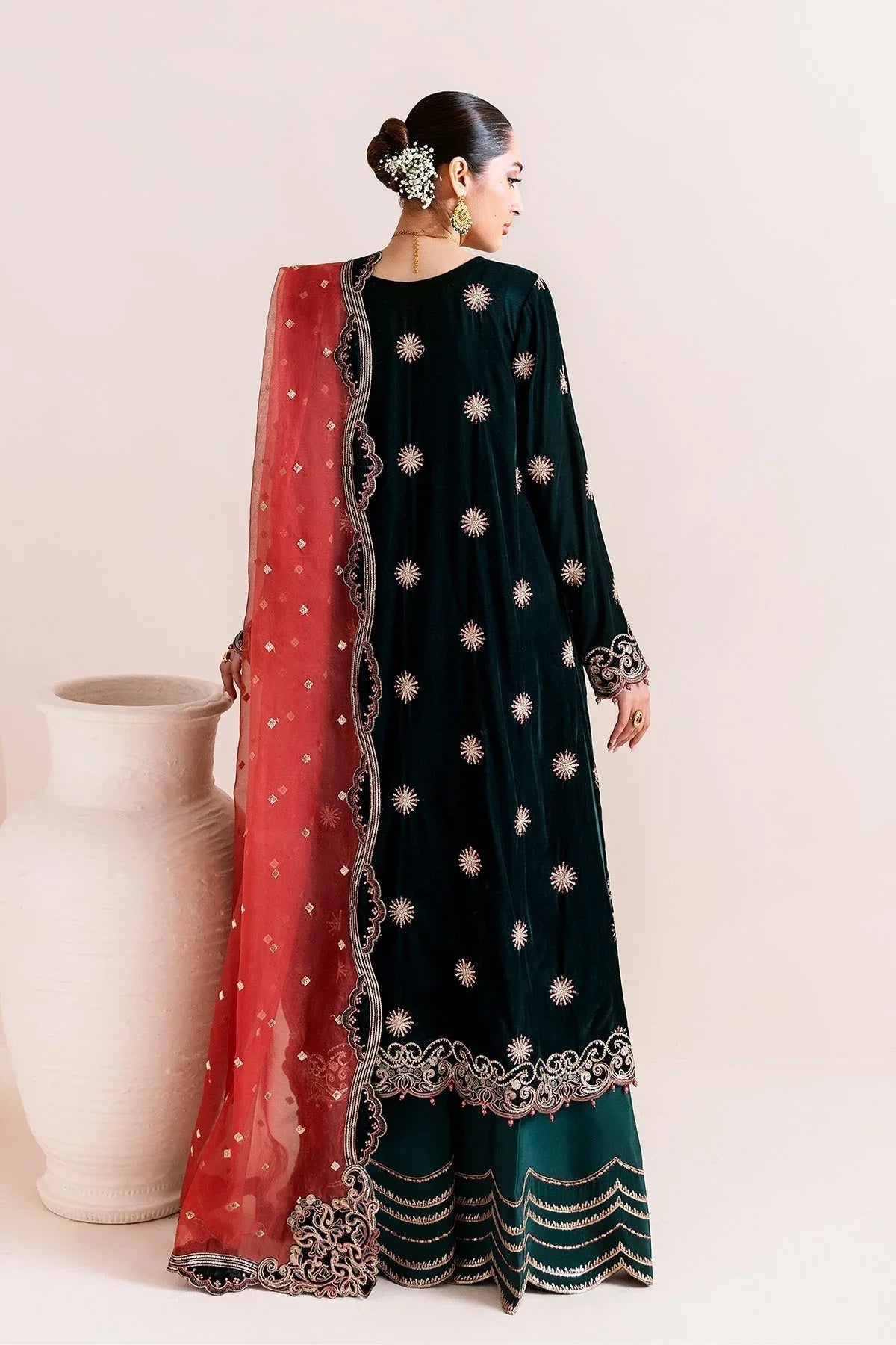 Alizeh | Makhmal Luxury Velvet Edit | Kiswa - Aqsa Fabrics