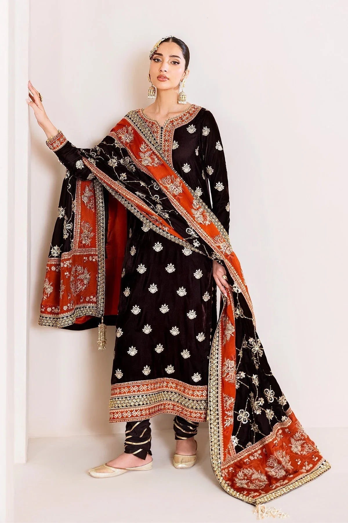 Alizeh | Makhmal Luxury Velvet Edit |Sabaat - Aqsa Fabrics
