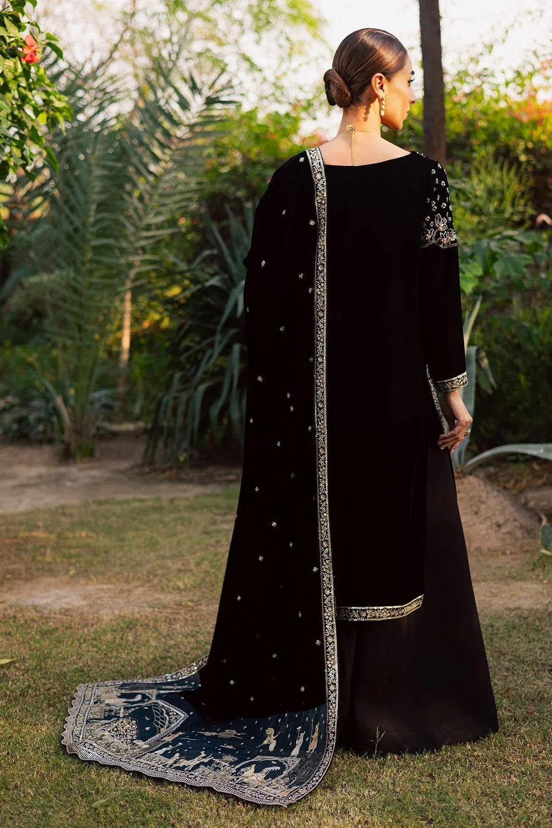 Nureh | Maya Velvet | NW-118 - Aqsa Fabrics