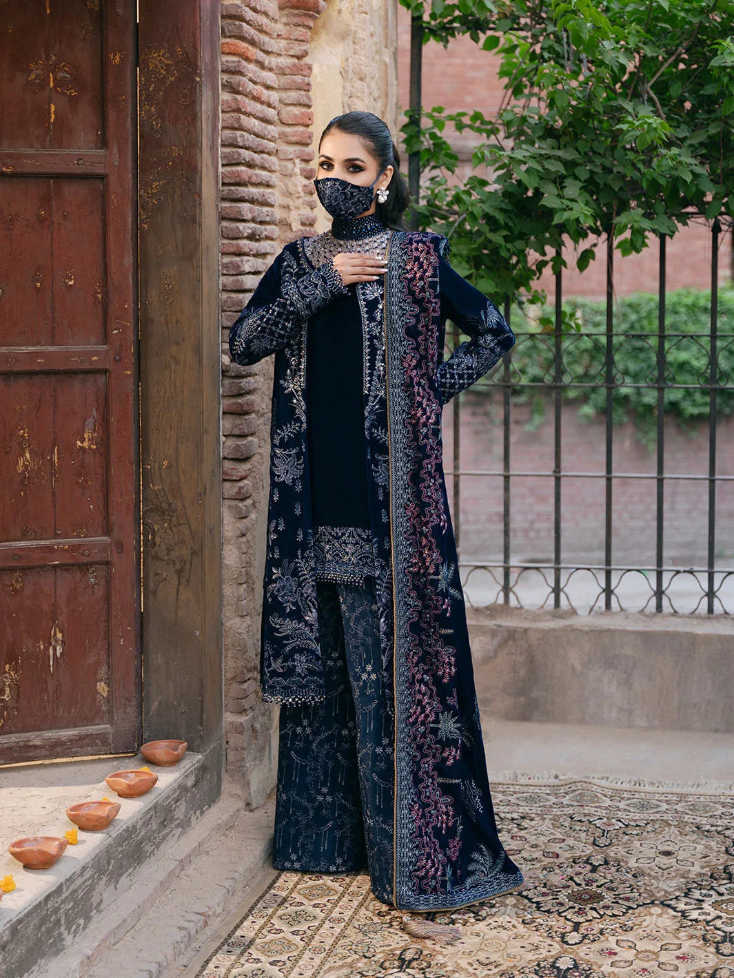 Flossie | Siara Velvet Formals | V-106 - B - Aqsa Fabrics