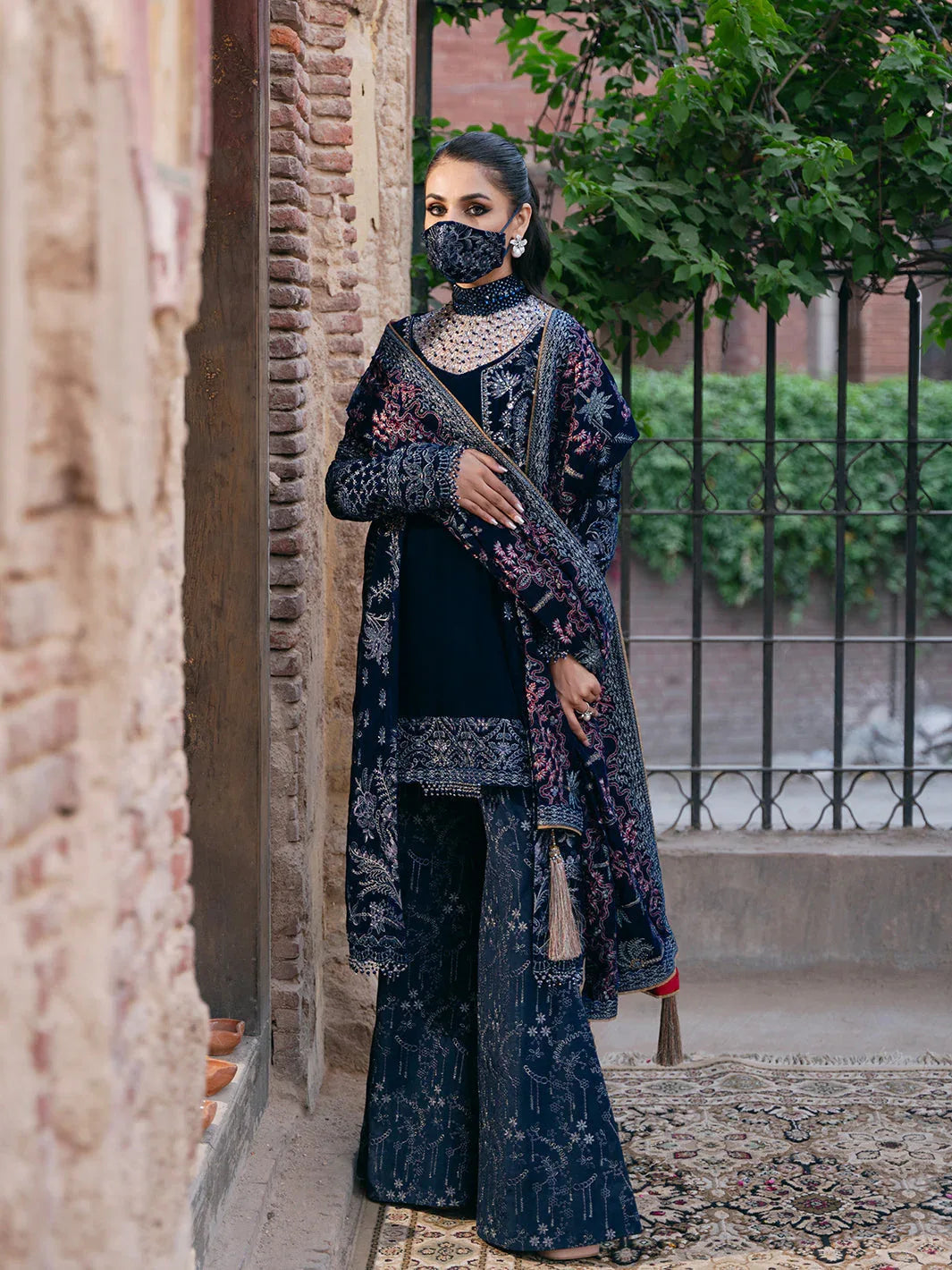 Flossie | Siara Velvet Formals | V-106 - B - Aqsa Fabrics