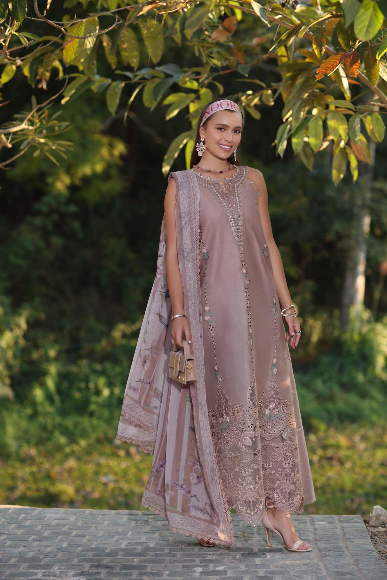 Noor by Saadia Asad | Luxe Chikankari 25 | D6-B - Aqsa Fabrics