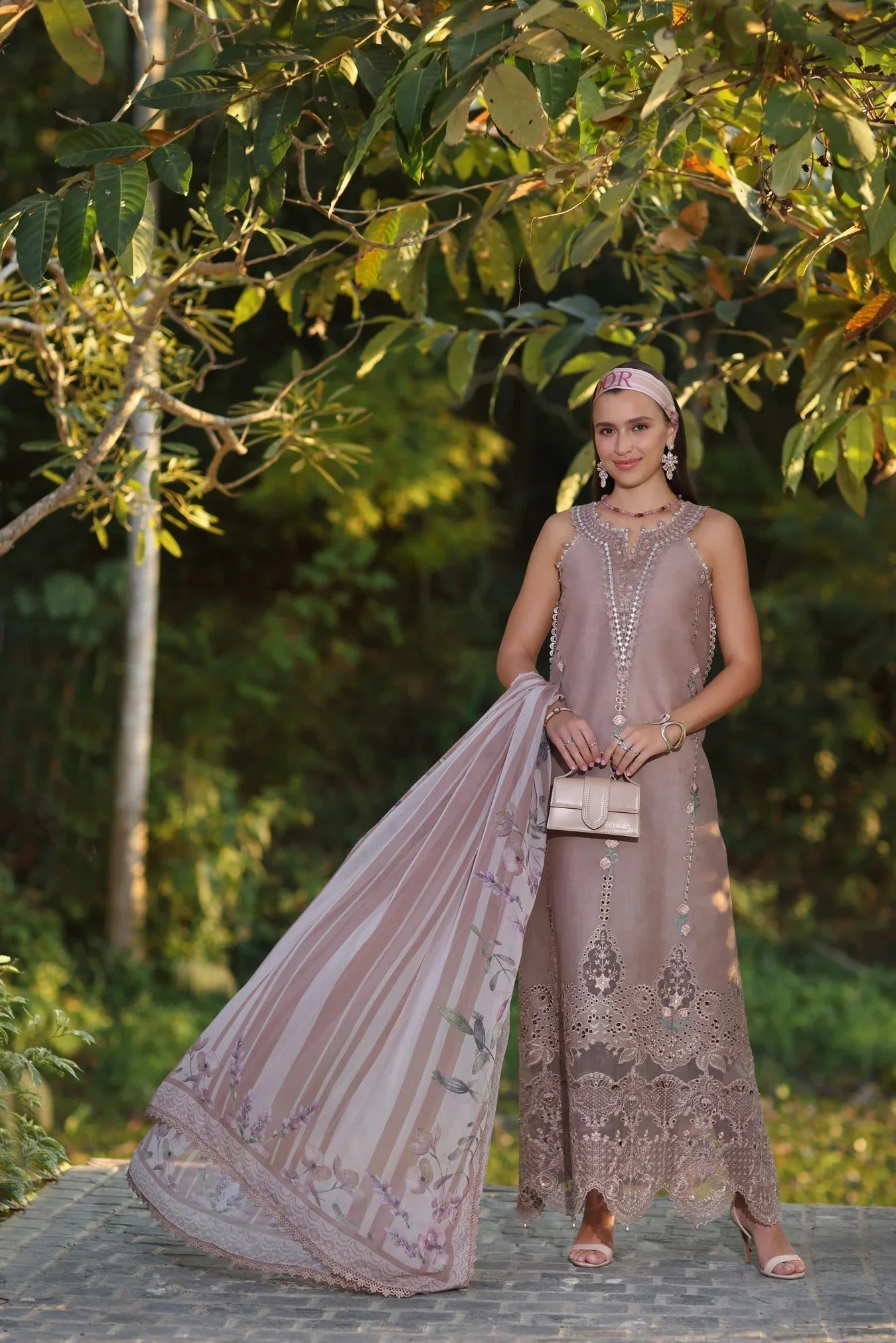 Noor by Saadia Asad | Luxe Chikankari 25 | D6-B - Aqsa Fabrics