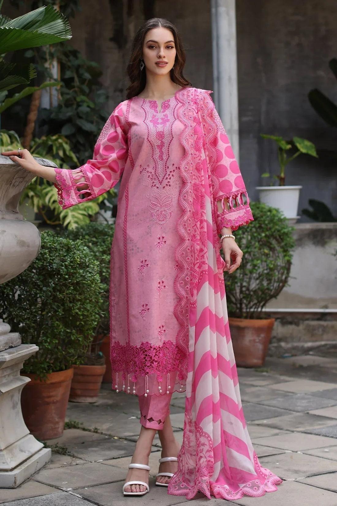 Charizma | Miraas Lawn |  CMR5-01 - Aqsa Fabrics