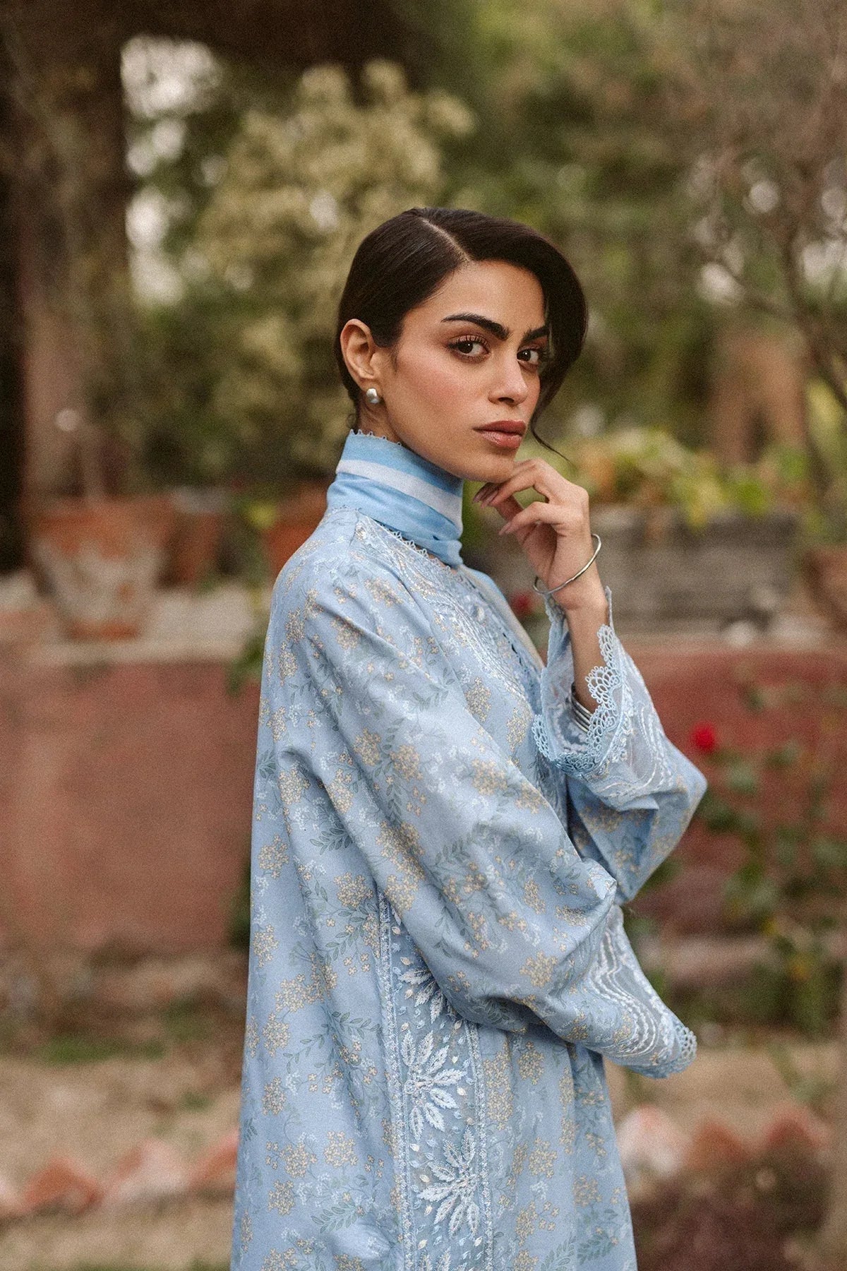 Ayzel | The Bare Minimum | Vezia - Aqsa Fabrics